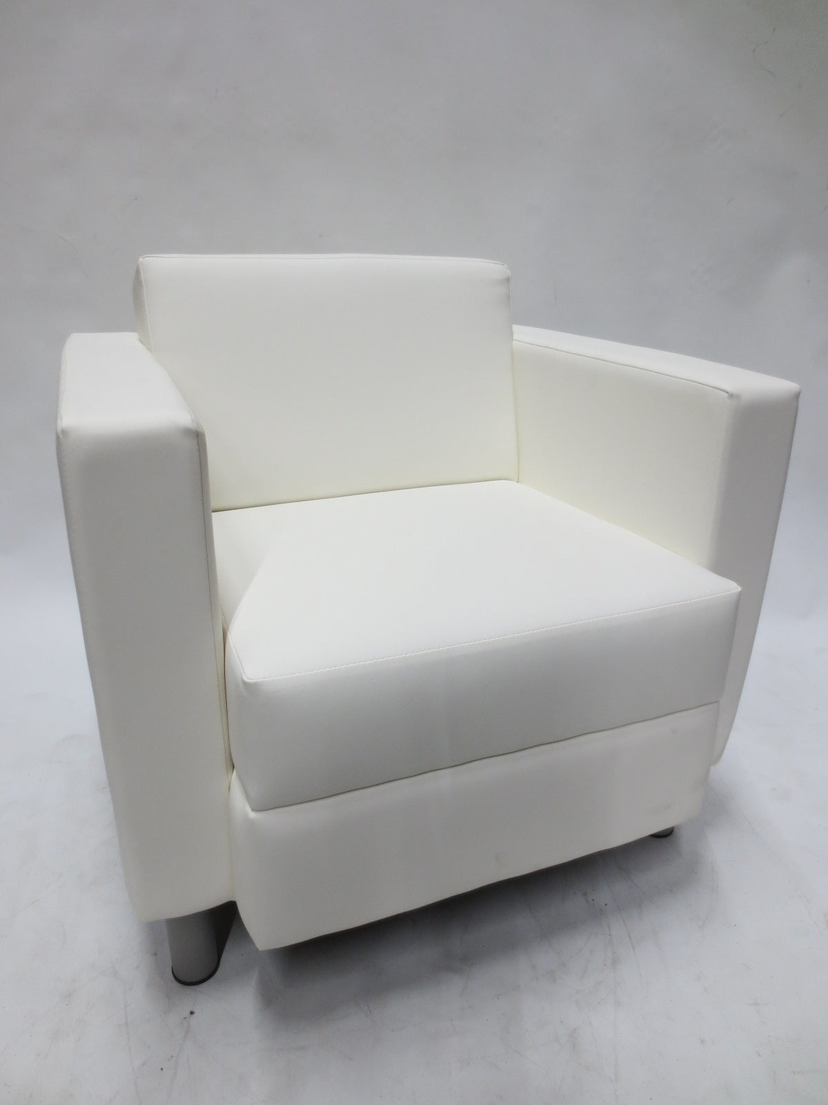 Global Citi Lounge Chair in White (New) - Bygone Icons