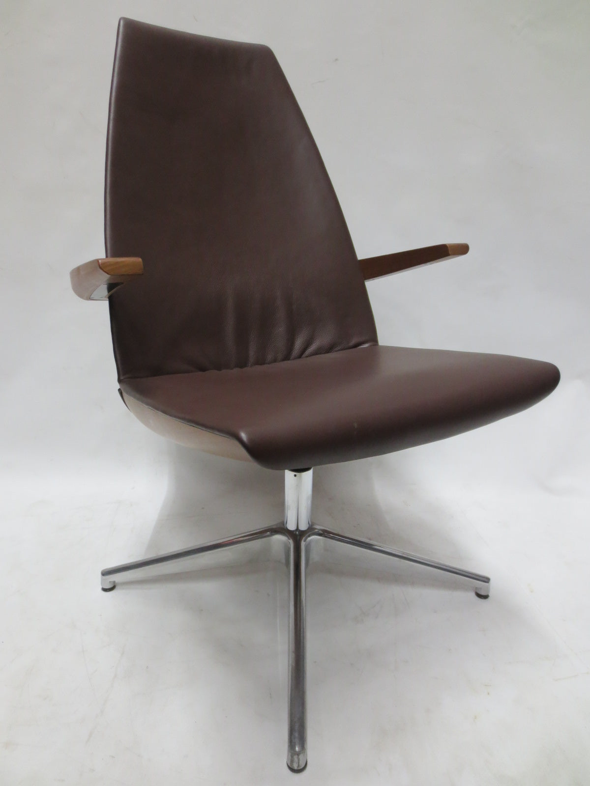 Geiger Clamshell Executive Swivel Chair in Brown Leather