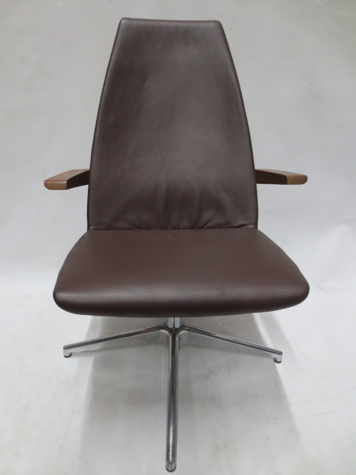 Geiger Clamshell Executive Swivel Chair in Brown Leather