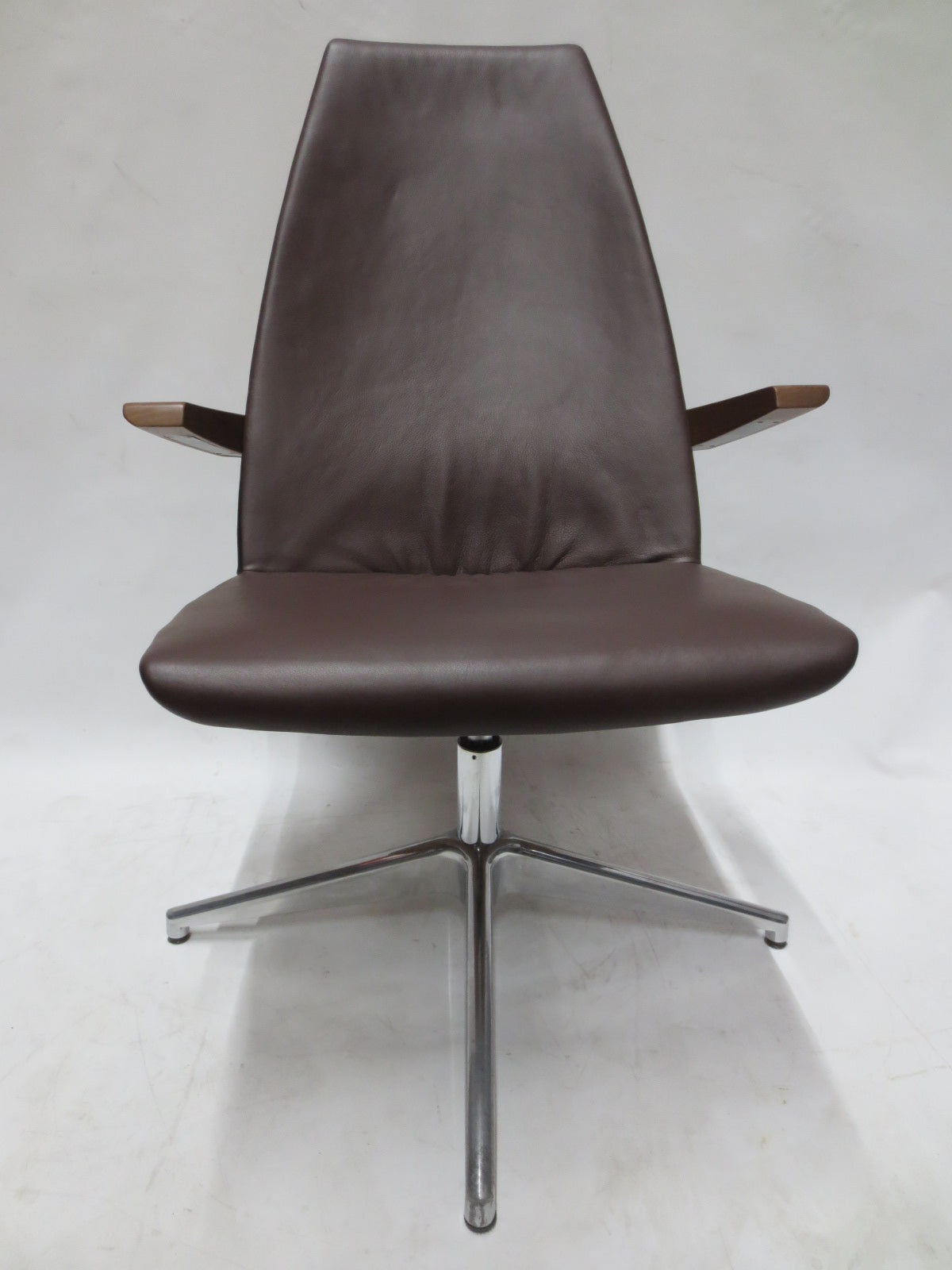 Geiger Clamshell Executive Swivel Chair in Brown Leather