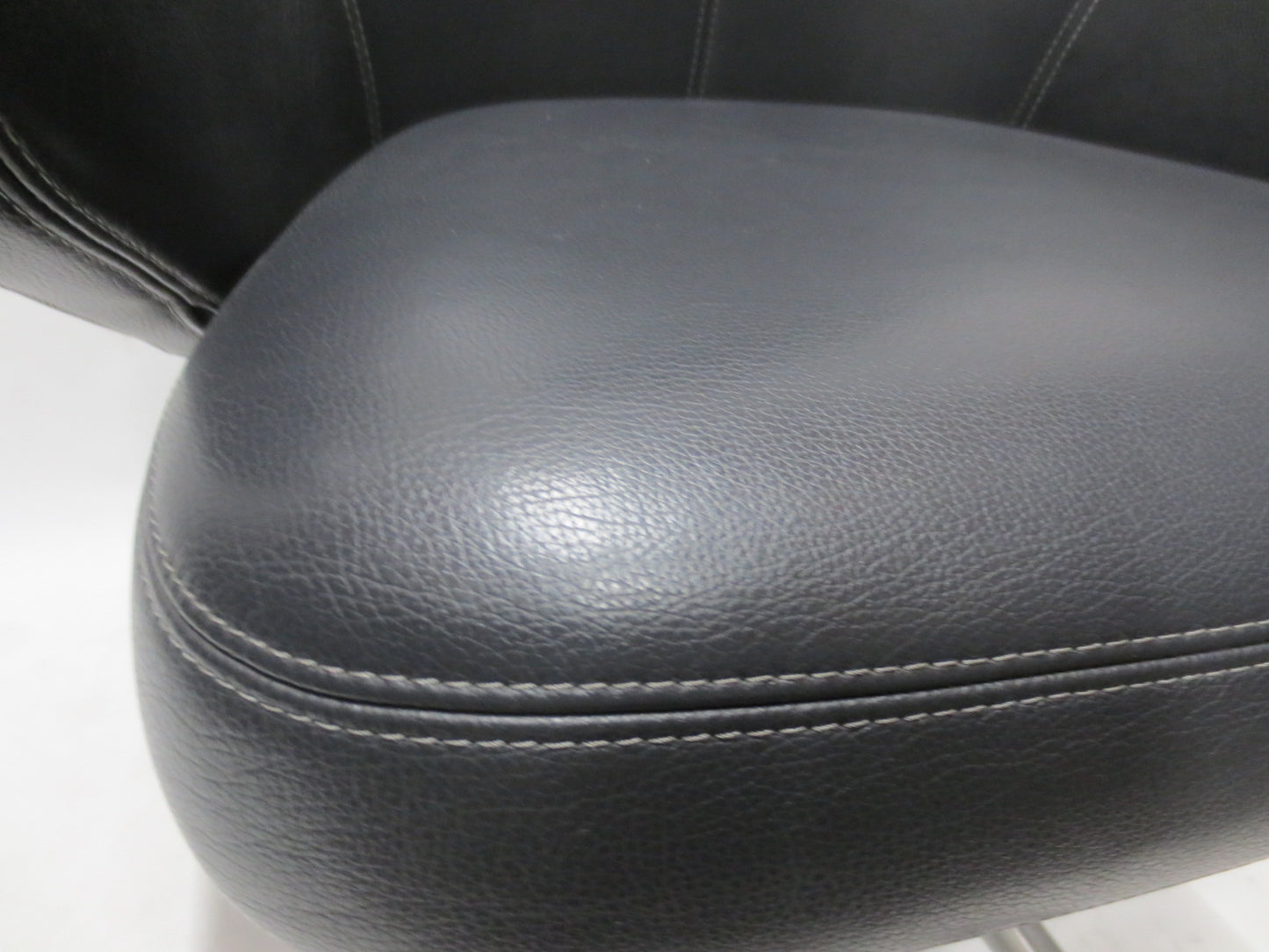 Vitra Grand Executive Chair