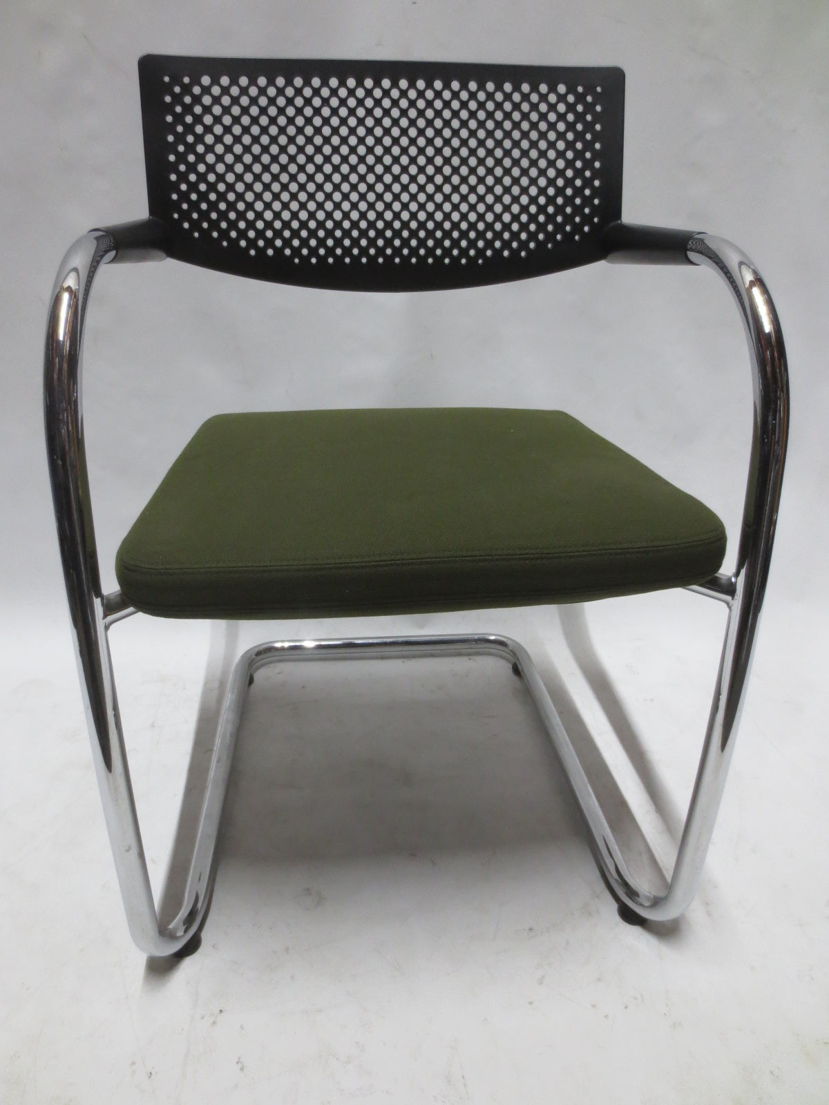Vitra Visavis 2 Dining Armchair in Green Seat and Black Back