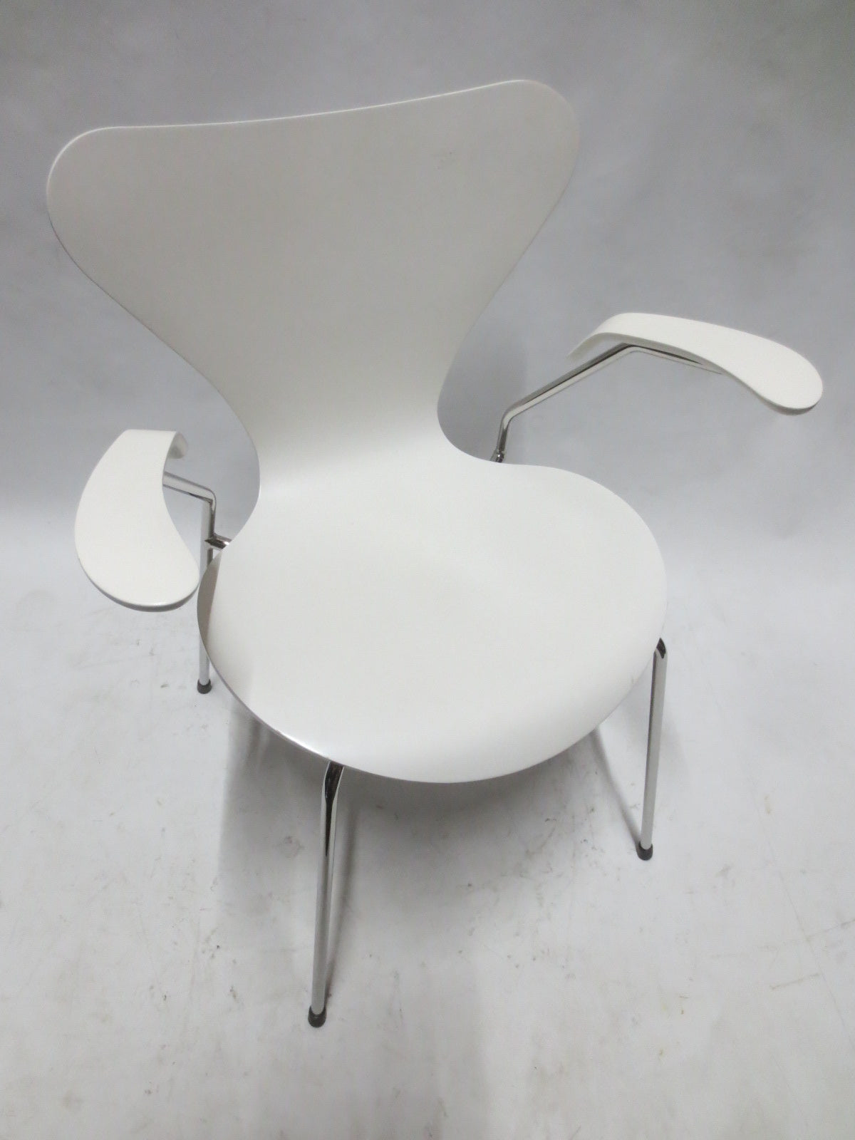 Fritz Hansen Series 7 Armchair in White