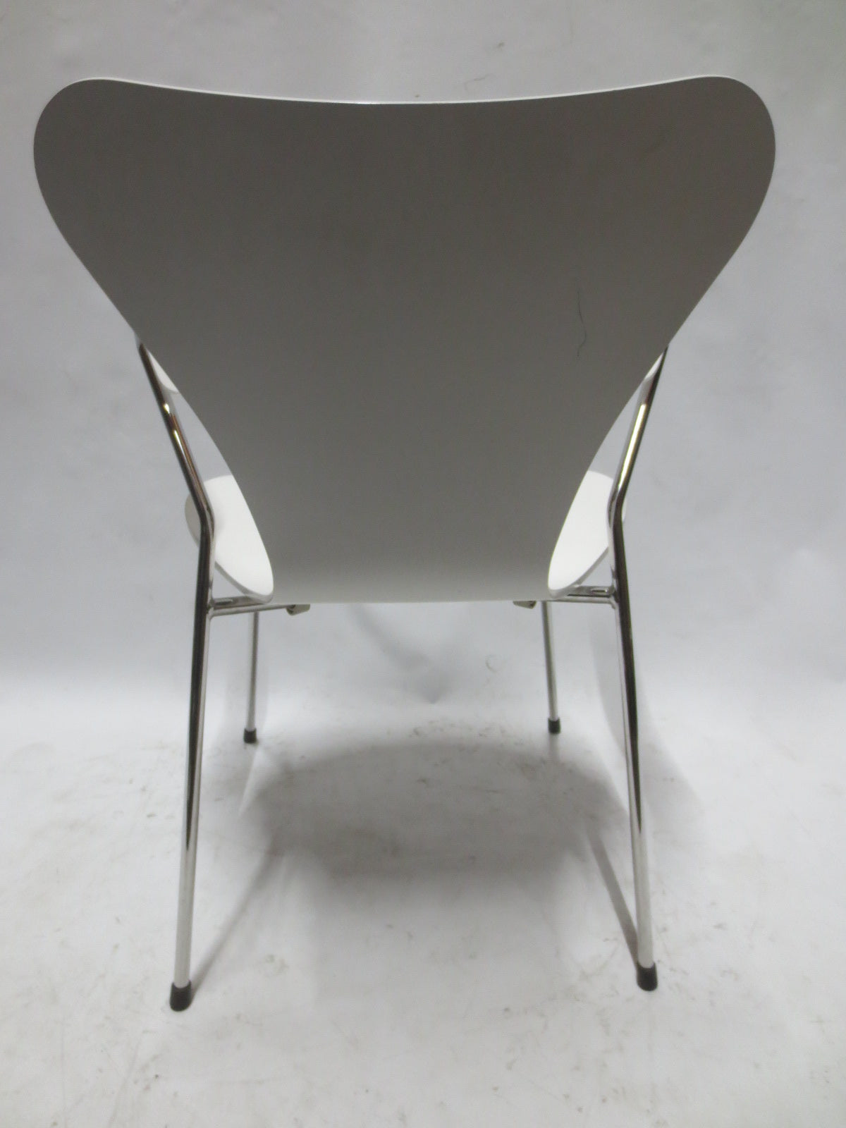 Fritz Hansen Series 7 Armchair in White