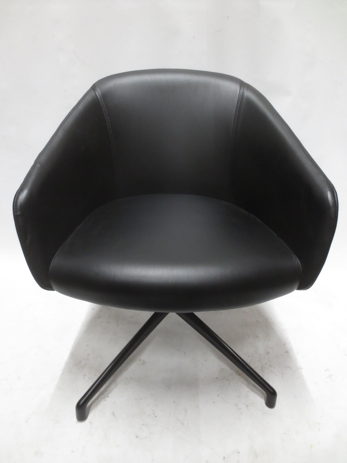 Boss Design Paloma Swivel Lounge Chair