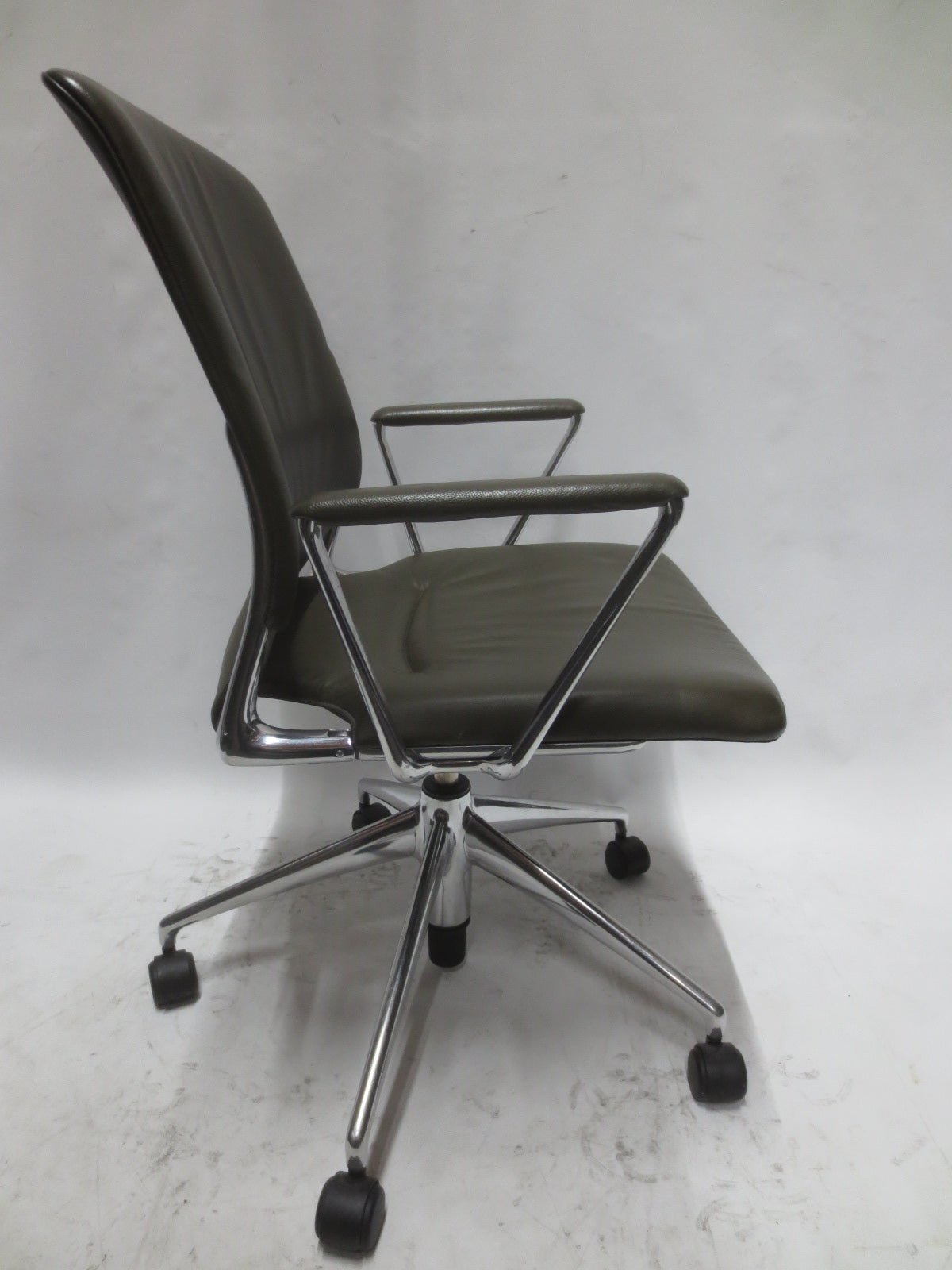 Vitra Meda Conference Chair in Grey-Green Leather