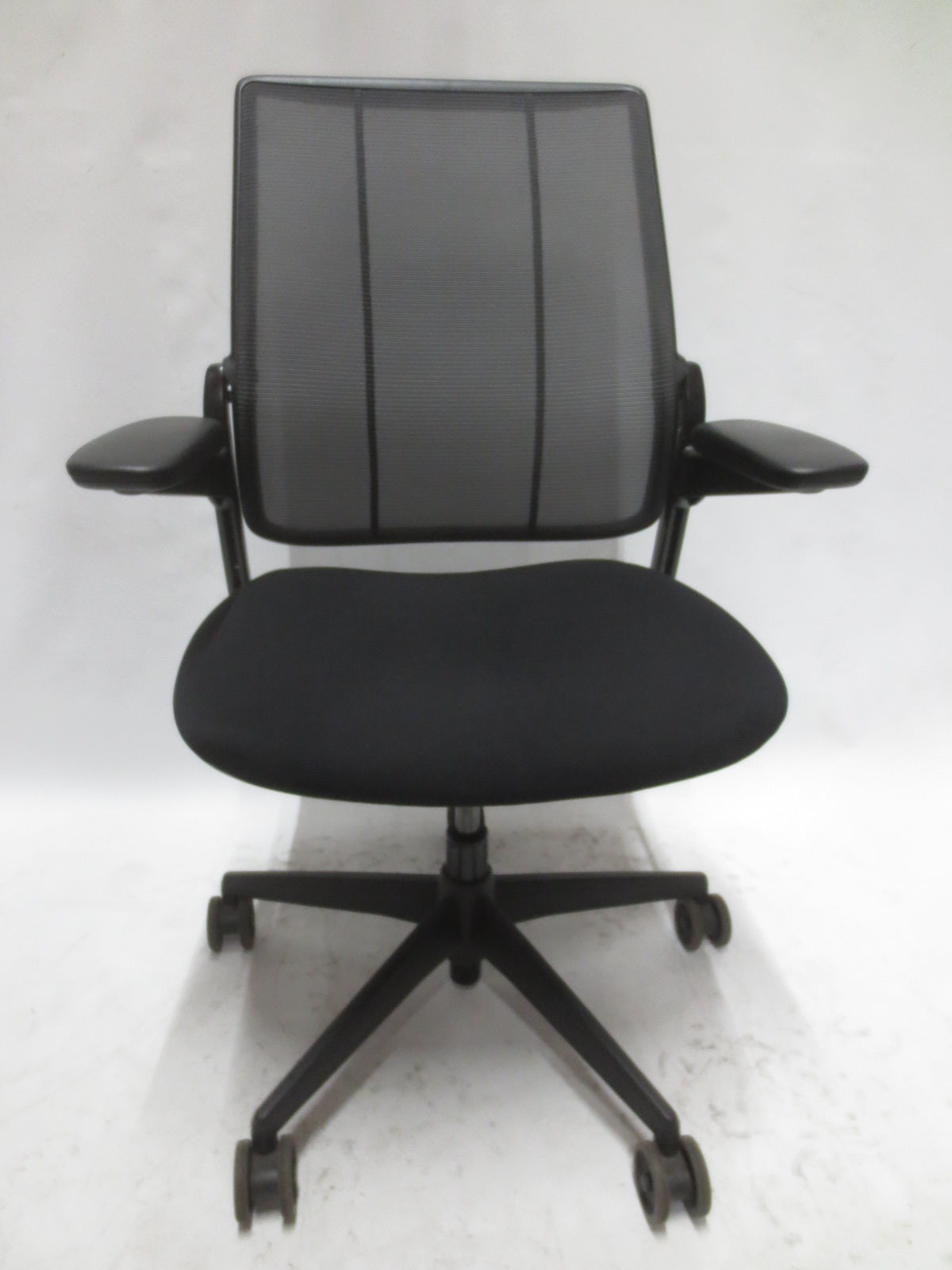 Humanscale Diffrient Smart Ergonomic Office Chair in Black