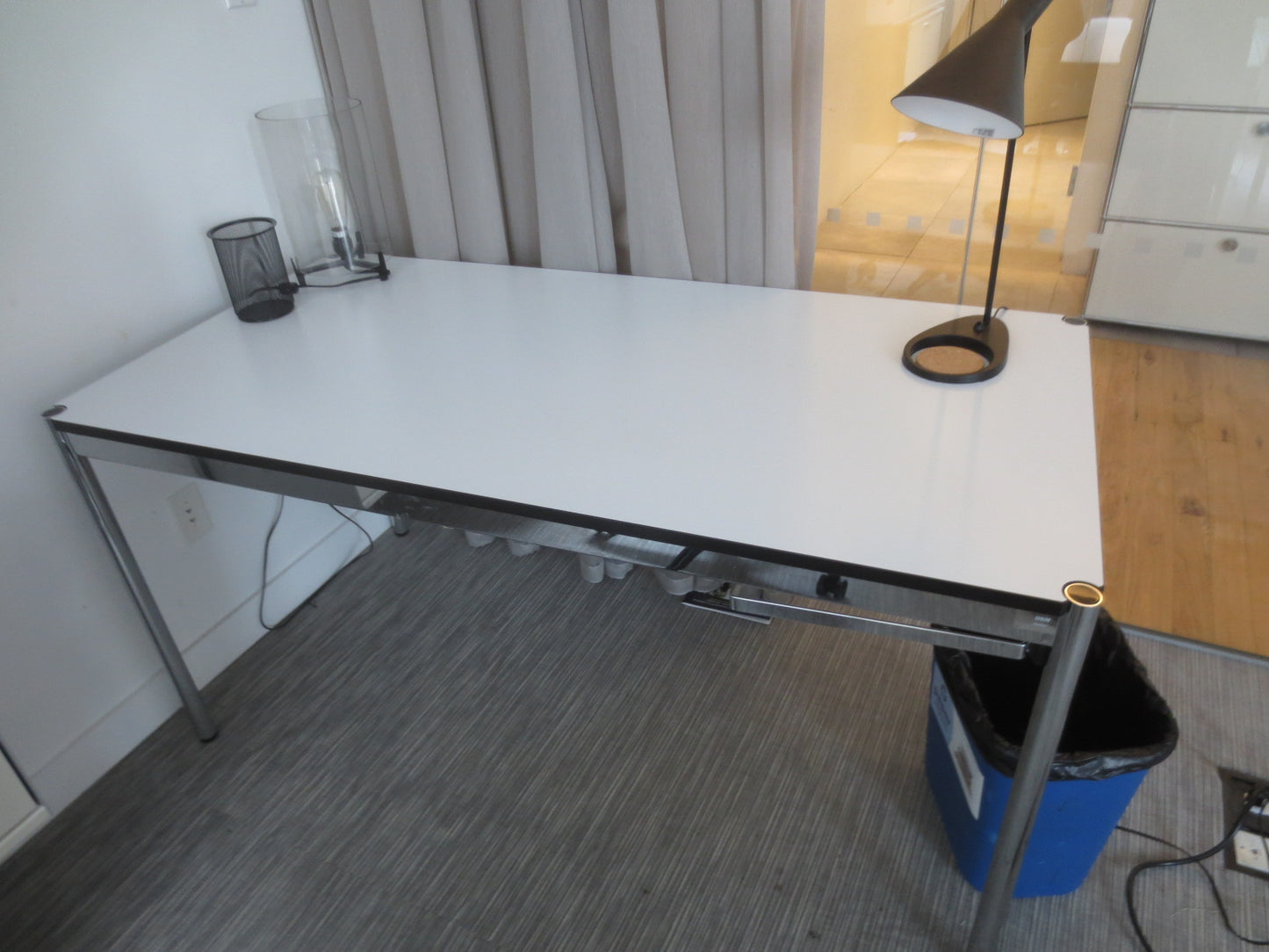 USM Haller T59 Desk-Table in White