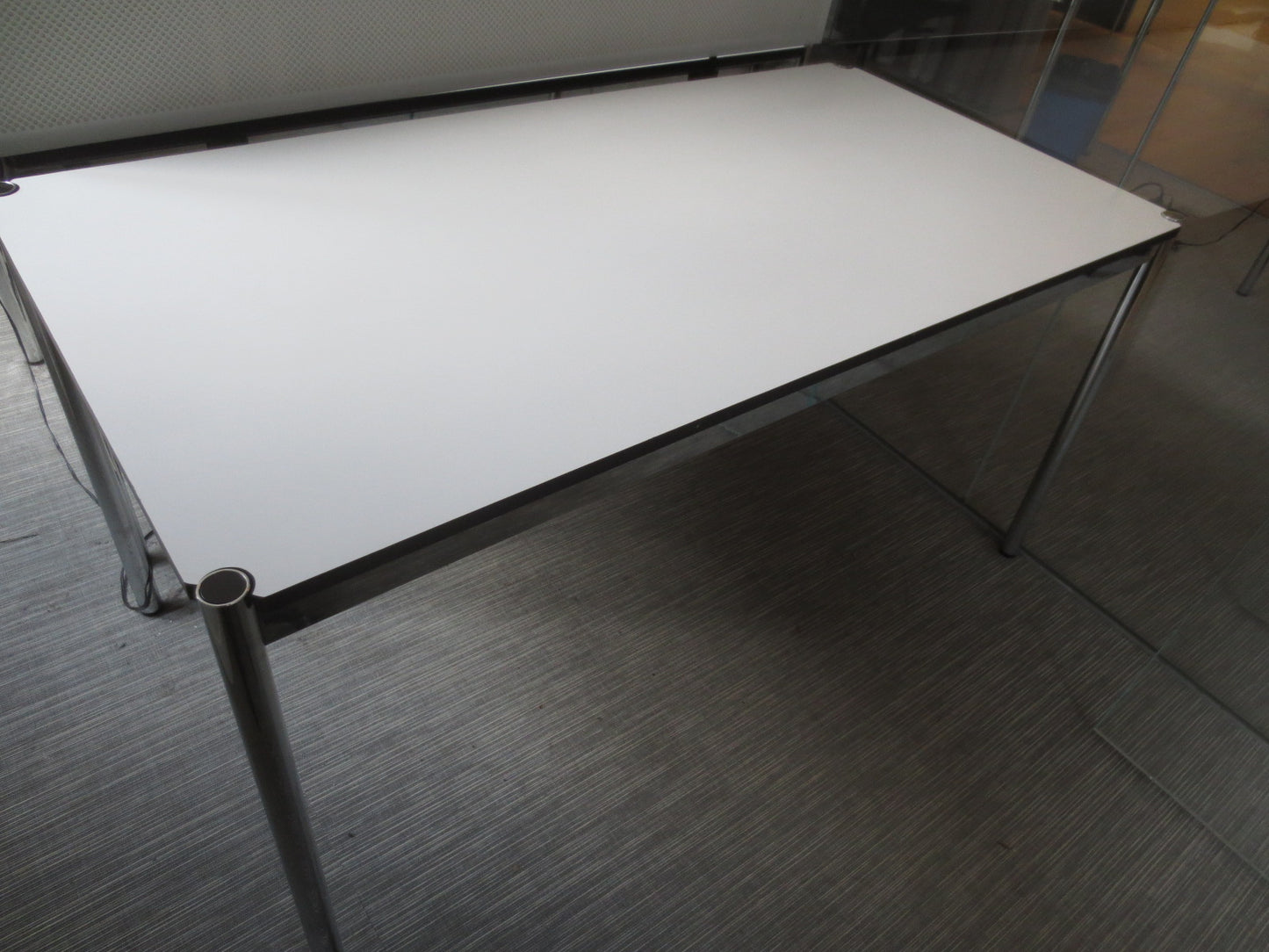 USM Haller T59 Desk-Table in White