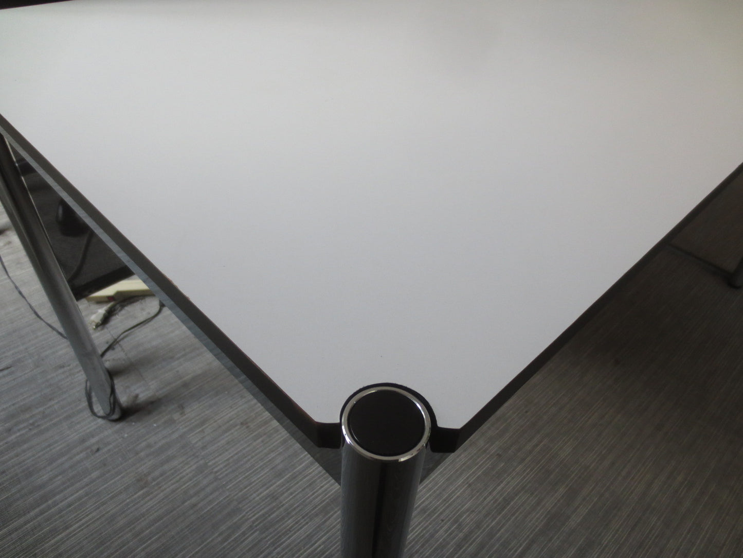 USM Haller T59 Desk-Table in White