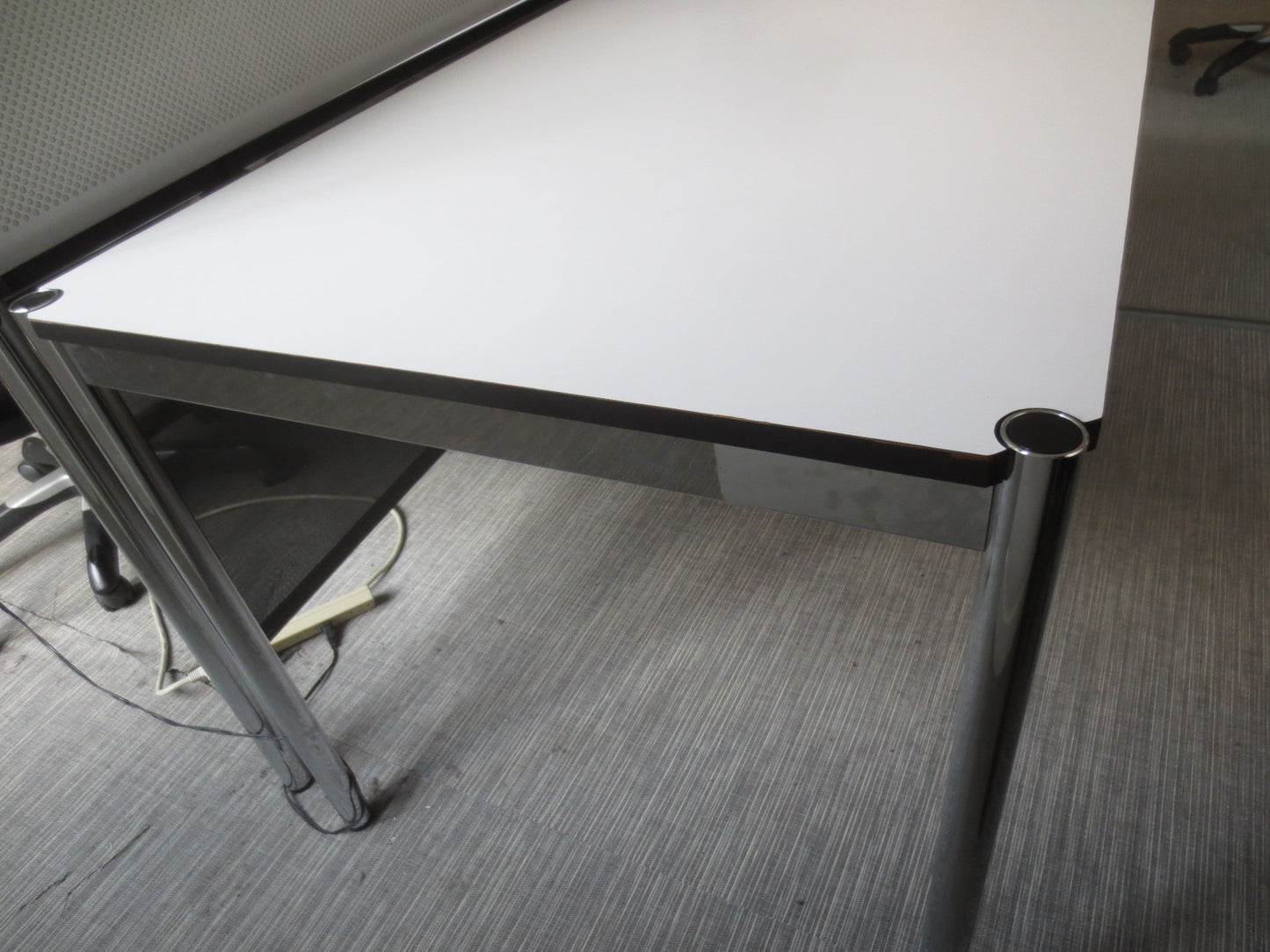 USM Haller T59 Desk-Table in White