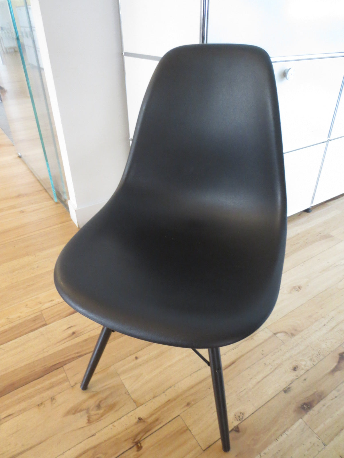 Herman Miller Eames Molded Side Chair with Dowel Legs in Black