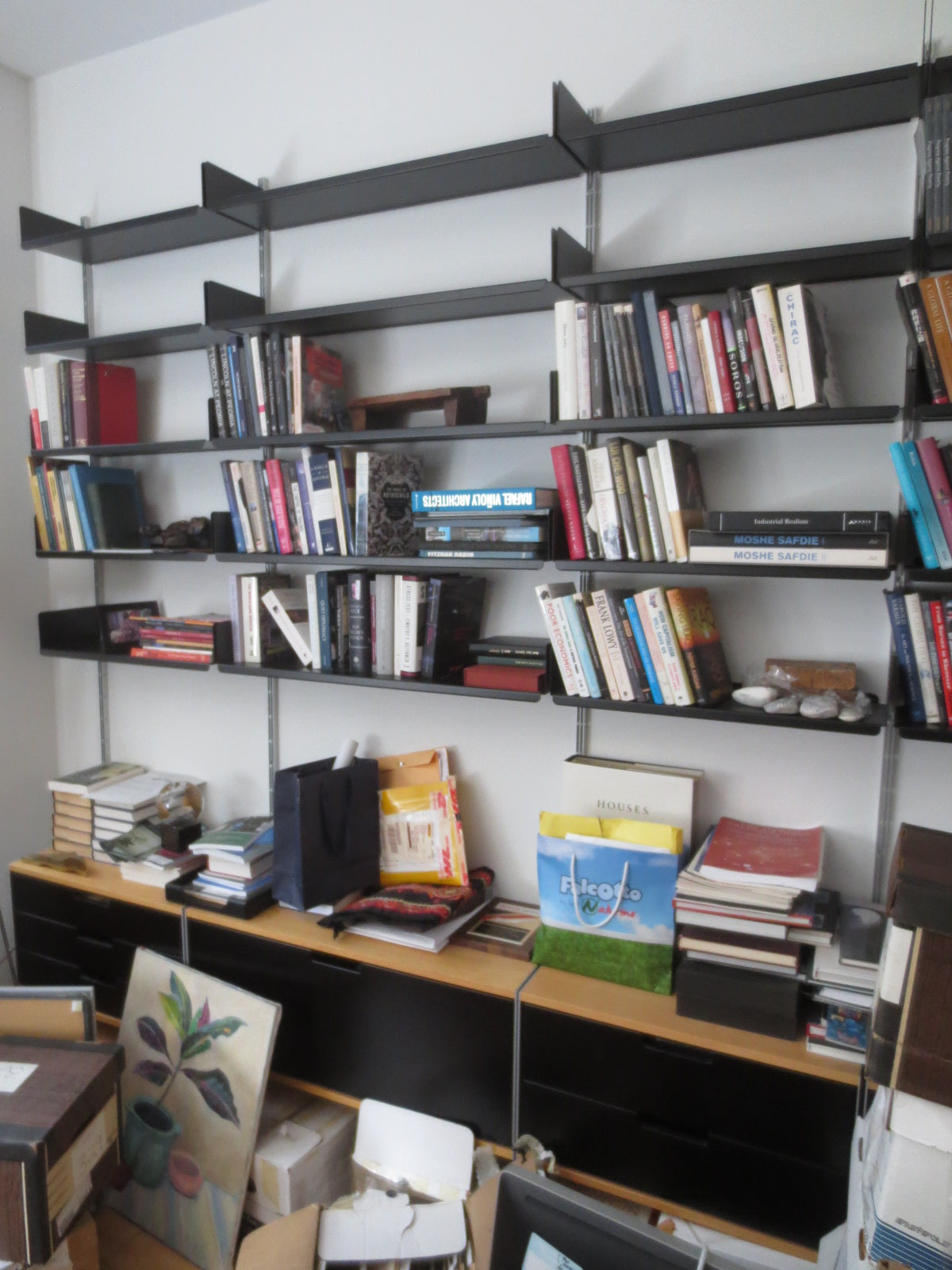 Vitsoe Shelving System with 7 Drawers and 20 Shelves in Black