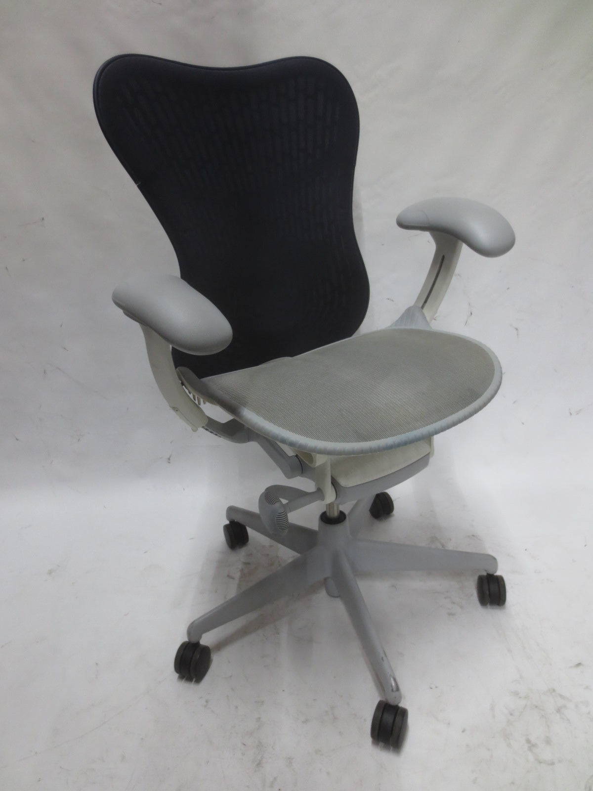 Herman Miller Mirra 2 Task Chair