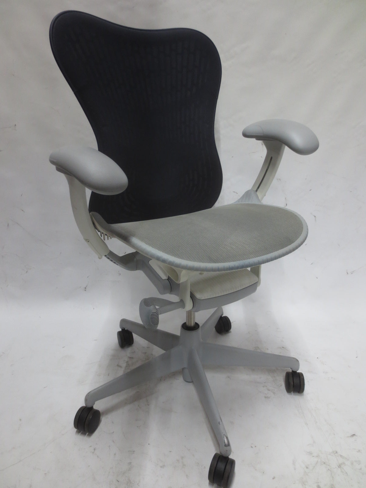 Herman Miller Mirra 2 Task Chair