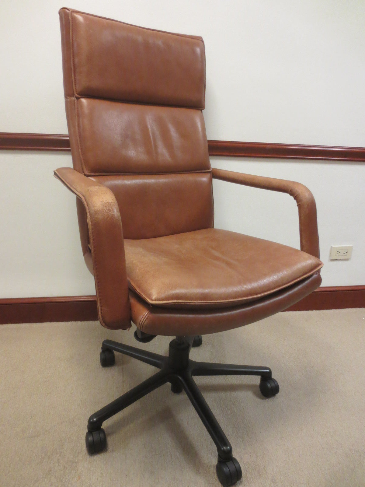 Keilhauer Elite 591 Highback Executive Office Chair in Brown Leather