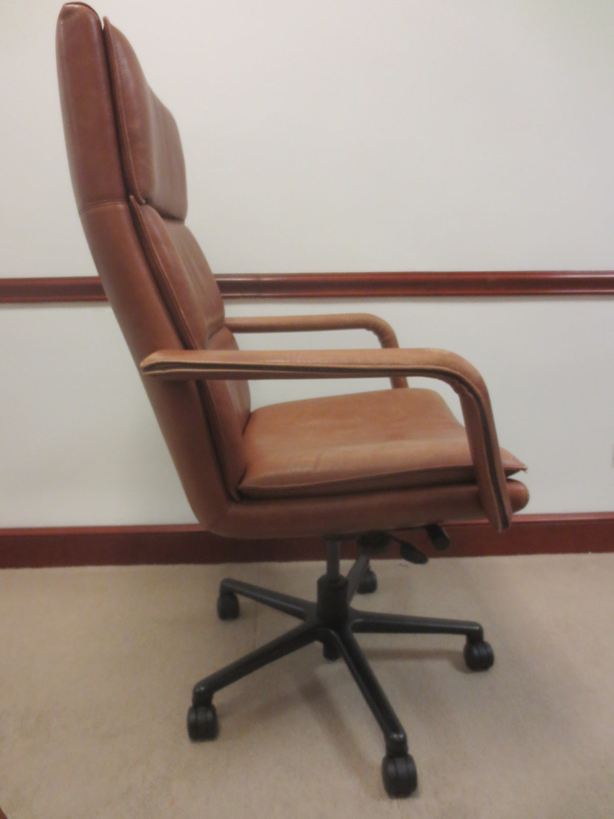 Keilhauer Elite 591 Highback Executive Office Chair in Brown Leather