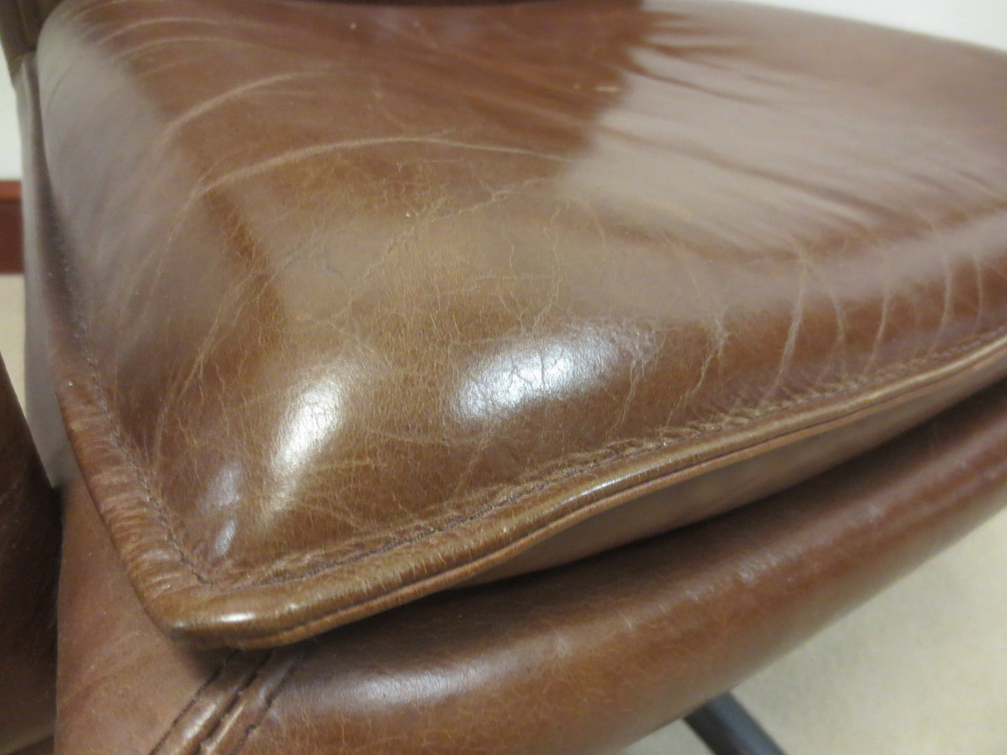 Keilhauer Elite 597 MidBack Executive Office Chair in Chesnut Brown Leather