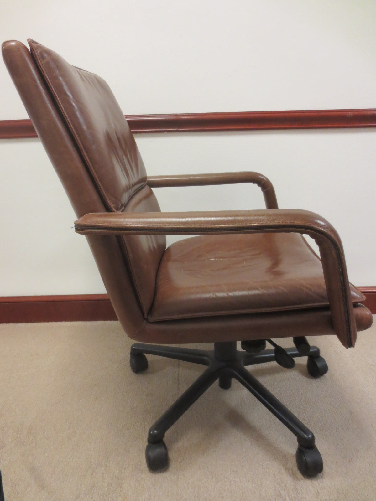 Keilhauer Elite 597 MidBack Executive Office Chair in Chesnut Brown Leather