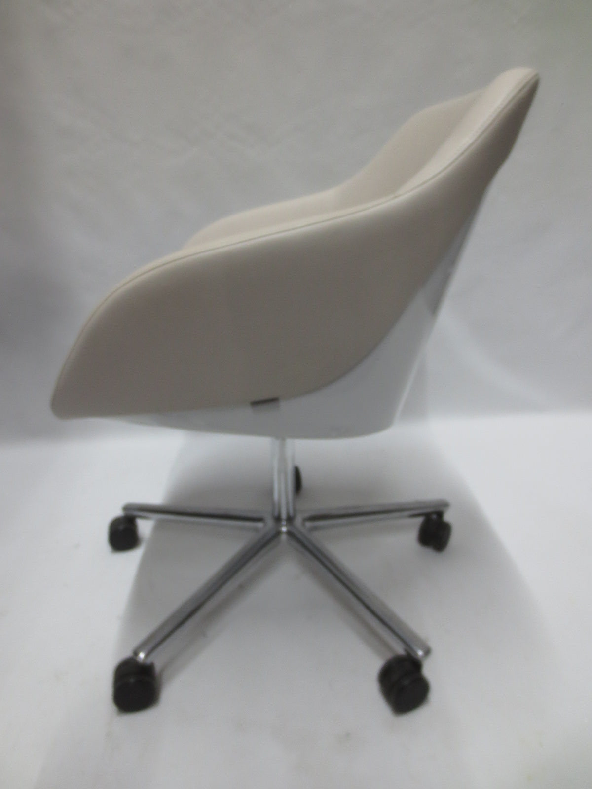 Walter Knoll Turtle Desk Chair on Castors (New)