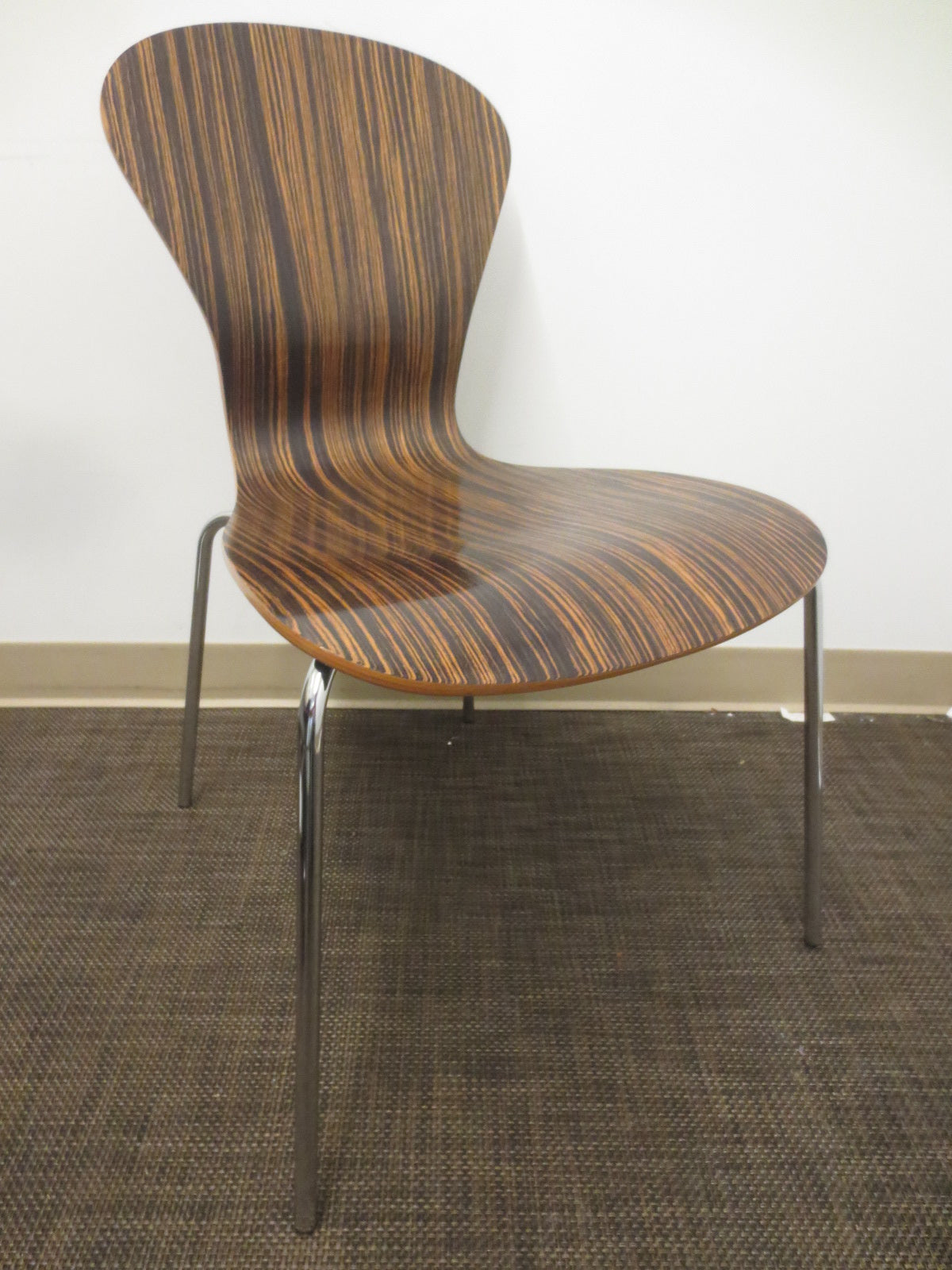 Knoll Sprite Dining / Side Chair in Macasser Ebony