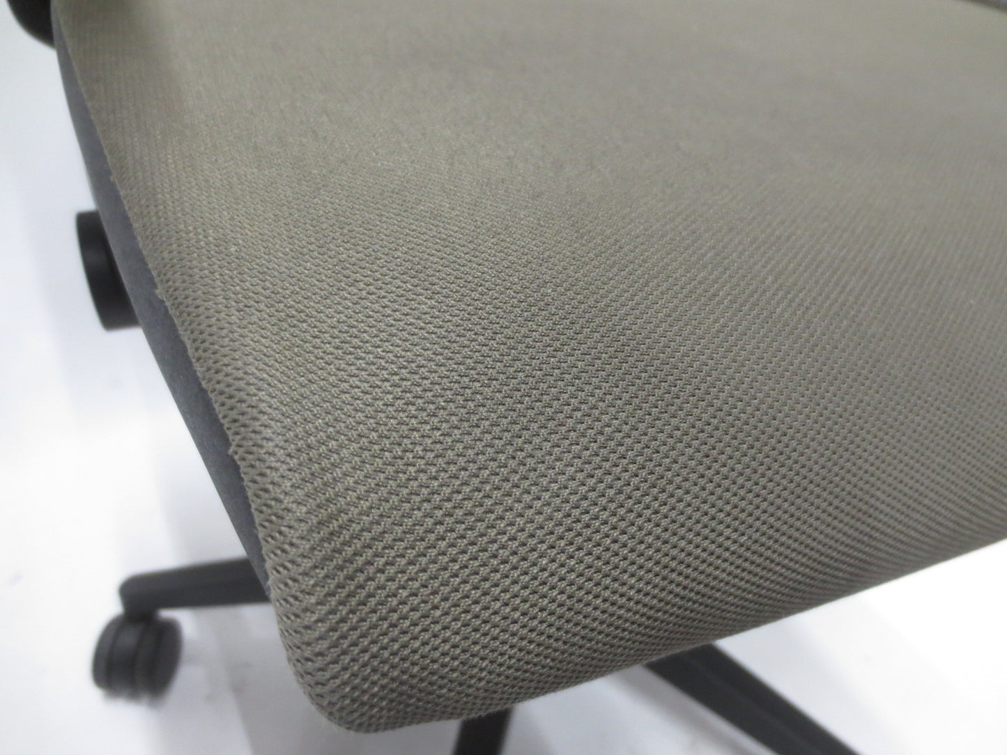 Steelcase Gesture Chair in Taupe Fabric