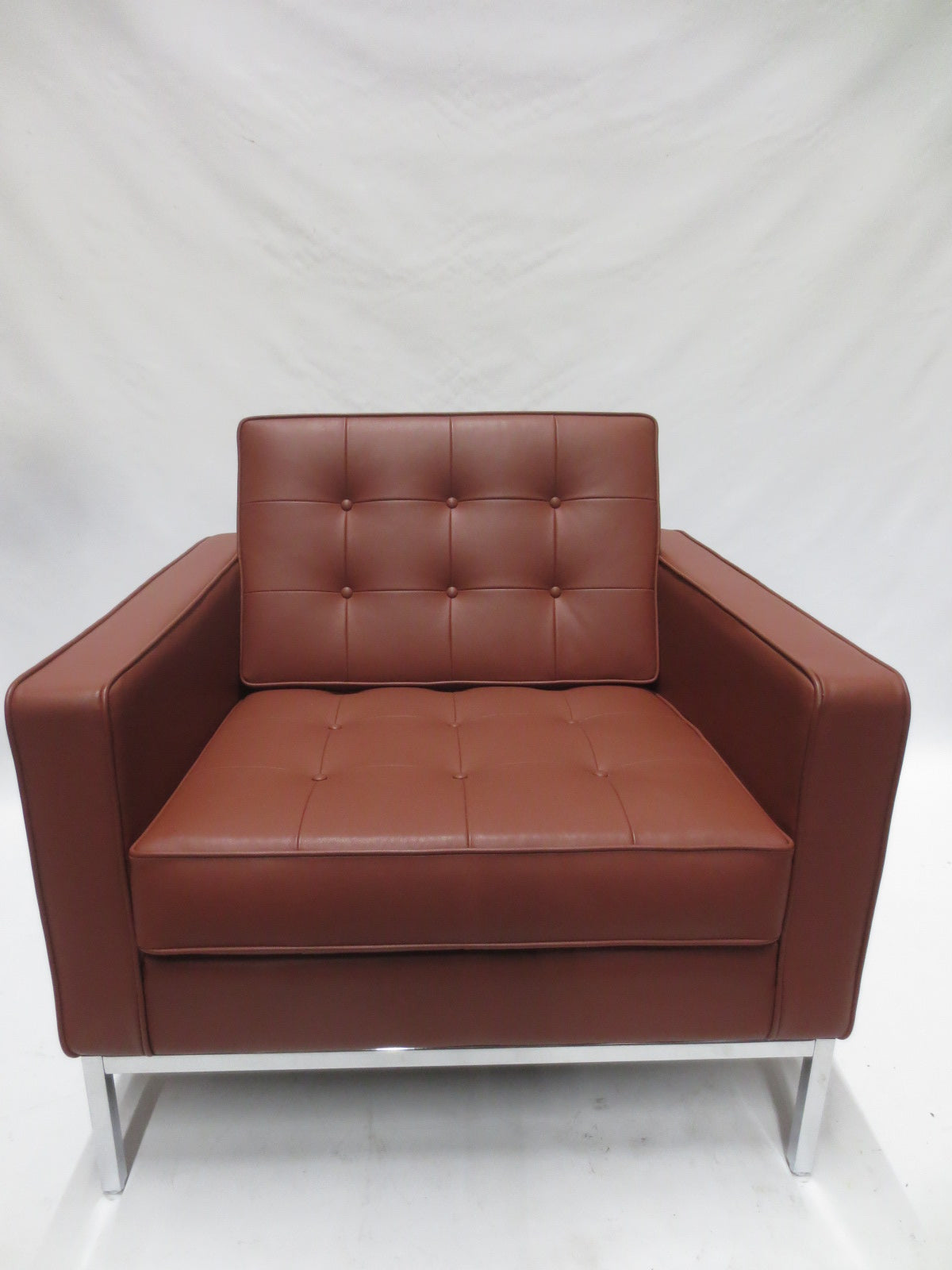 Florence Knoll Lounge Chair in Maroon