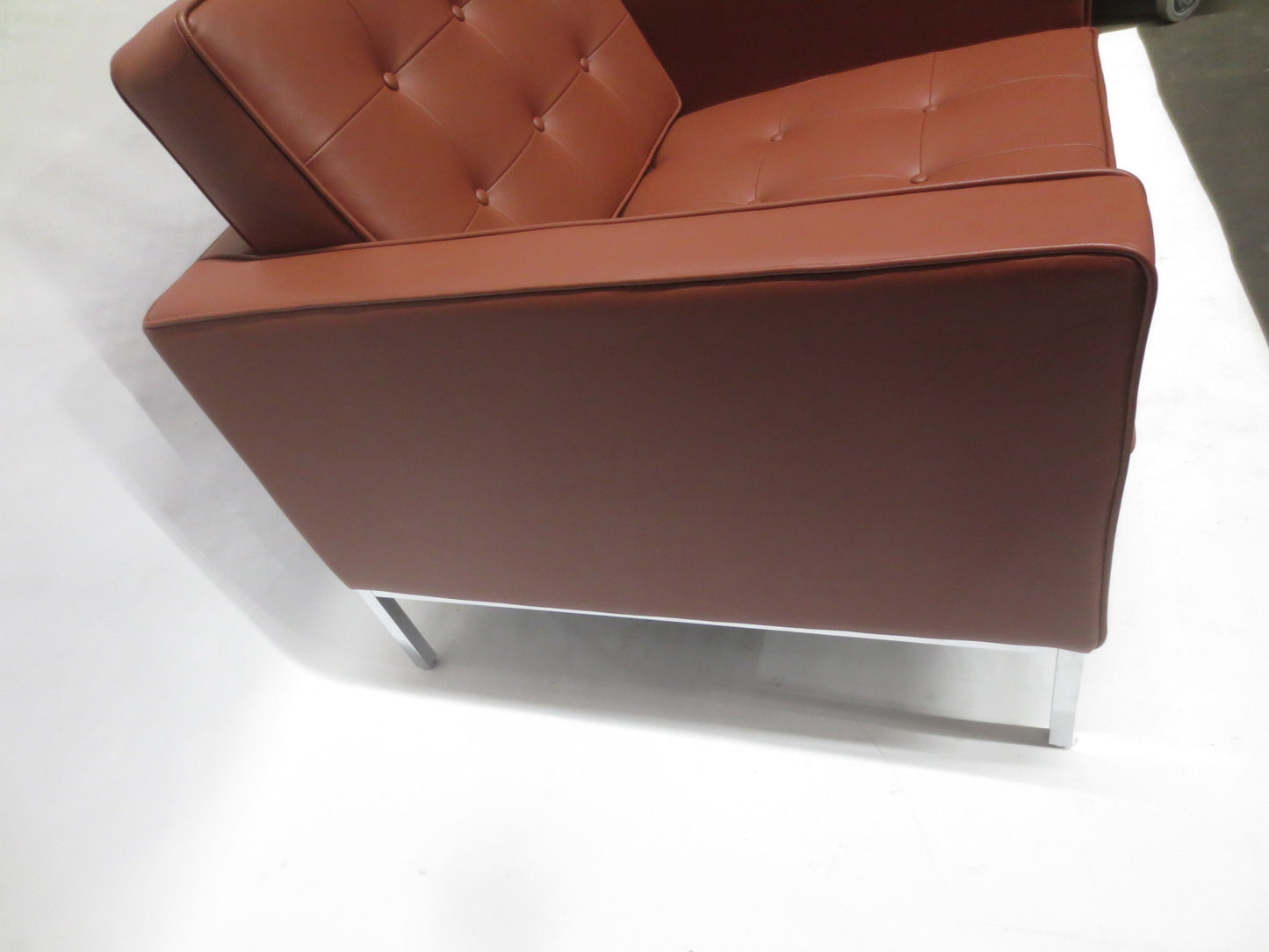 Florence Knoll Lounge Chair in Maroon