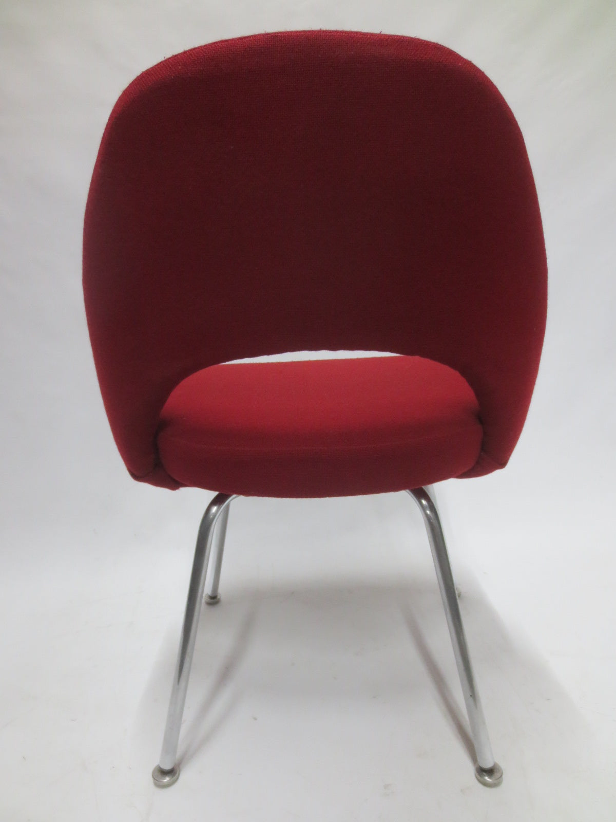 Knoll Saarinen Executive Side Chair in Red Fabric (Original)