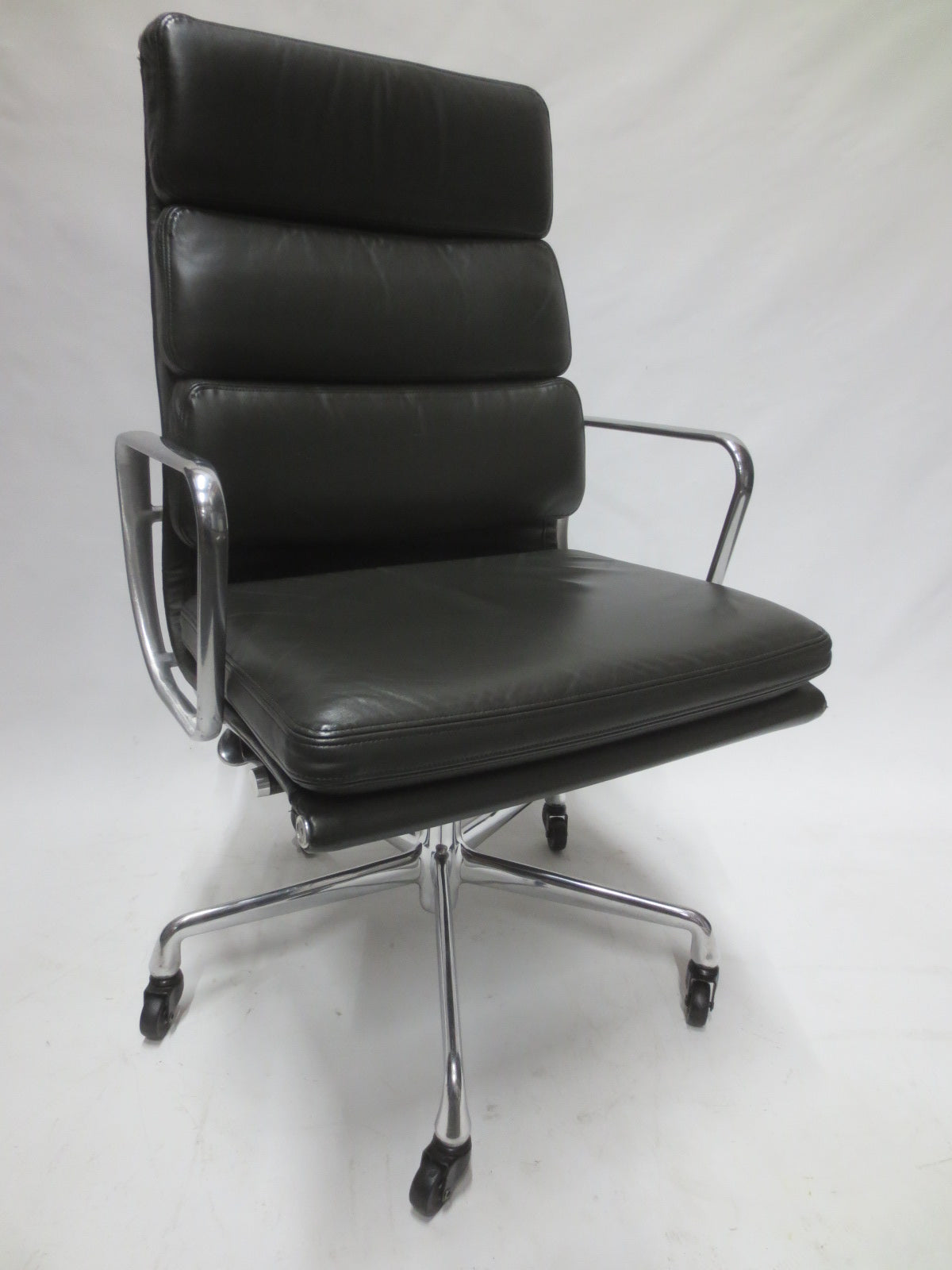 Herman Miller Eames Executive Soft Pad Chair in Charcoal Grey Leather