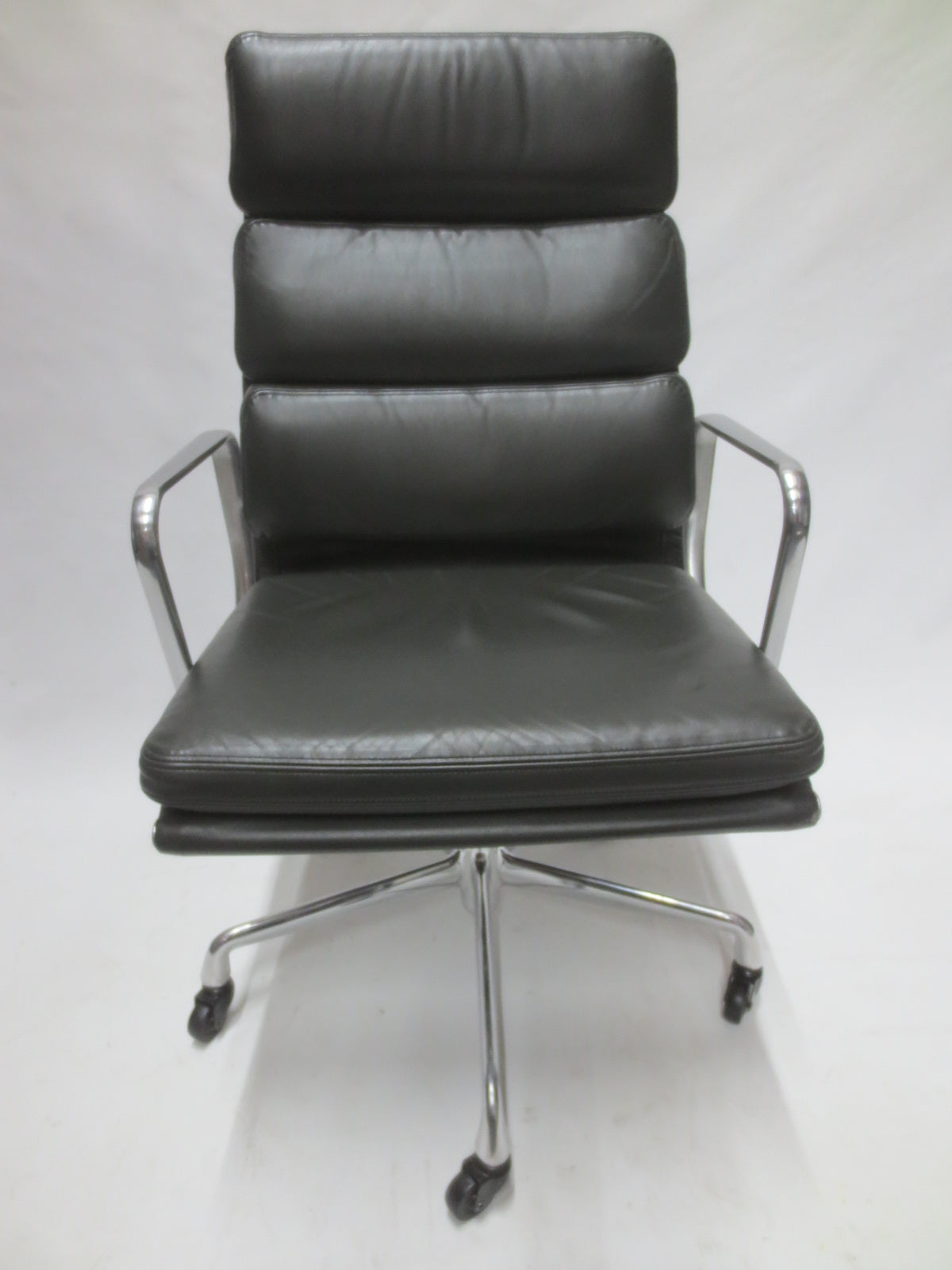 Herman Miller Eames Executive Soft Pad Chair in Charcoal Grey Leather