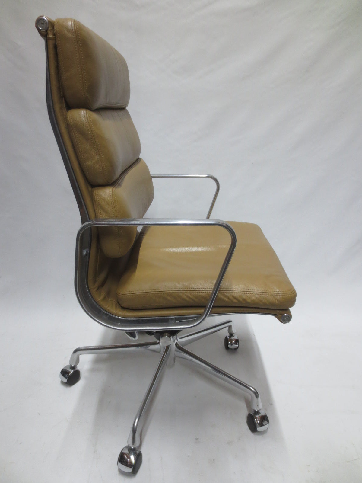 Herman Miller Eames Executive Soft Pad Chair in Toffee Brown Leather