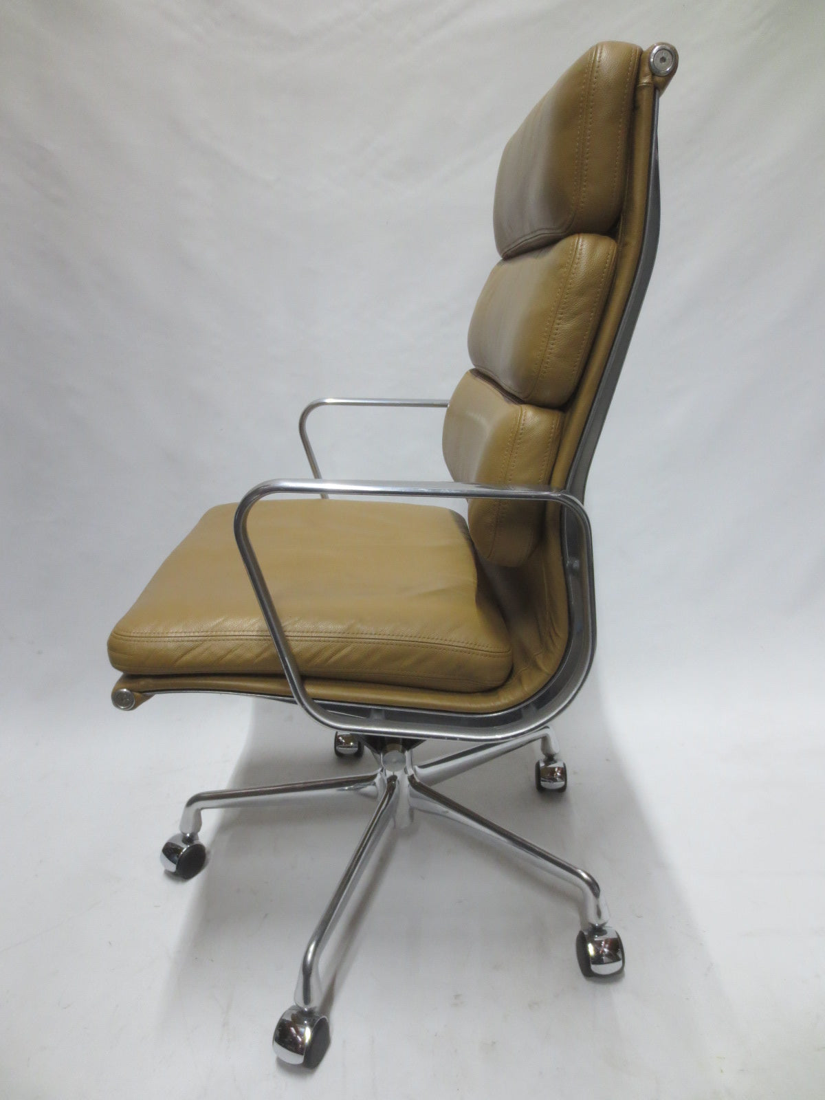 Herman Miller Eames Executive Soft Pad Chair in Toffee Brown Leather