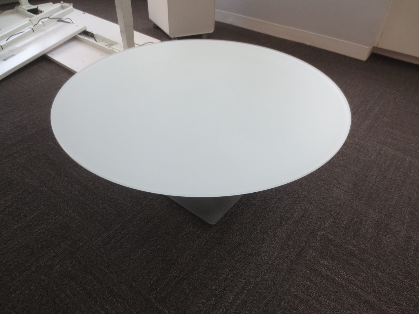 Bernhardt Design 42-in Round Quiet Glass Top Coffee Table