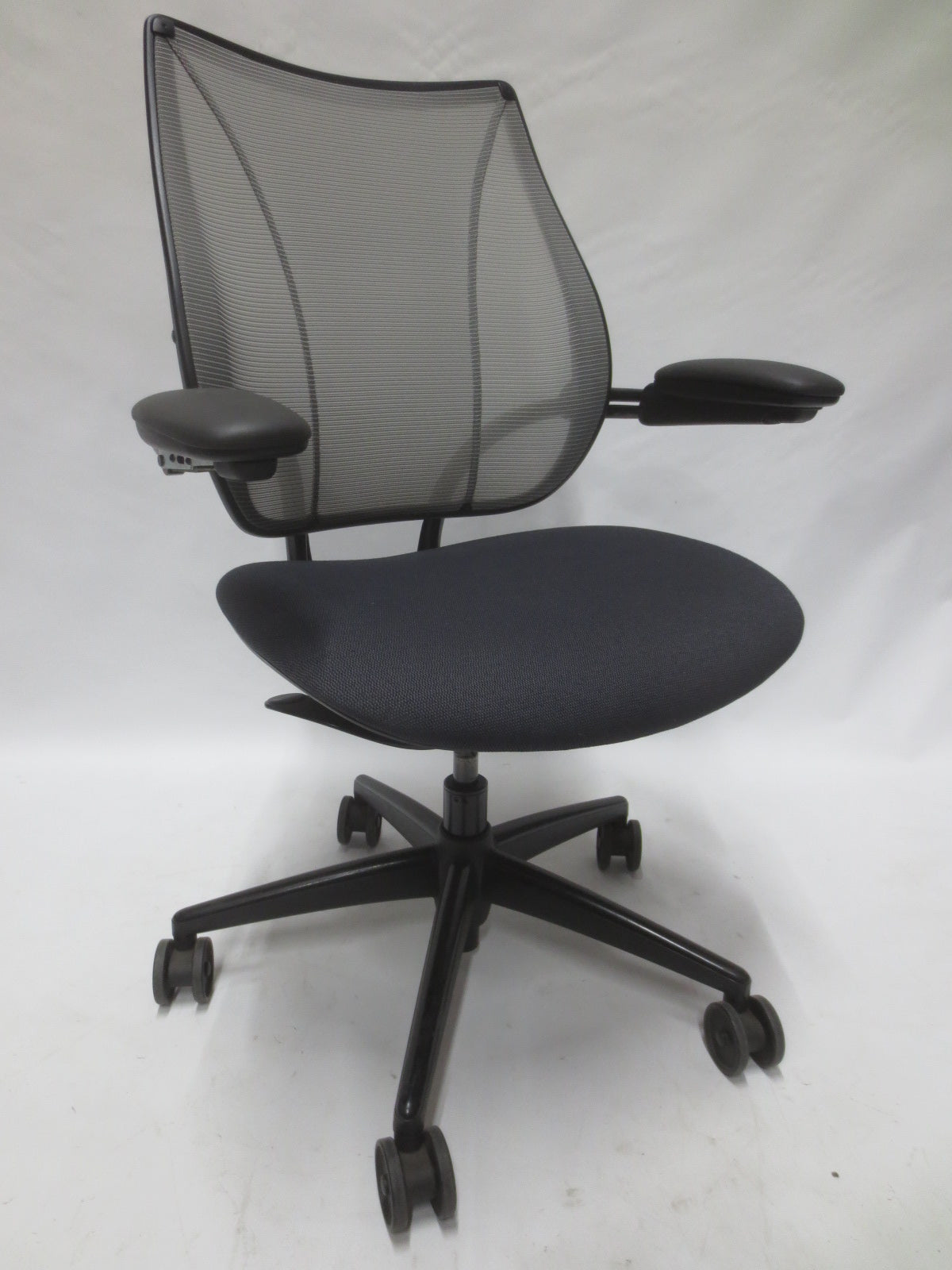 Humanscale Liberty Task Chair in Grey