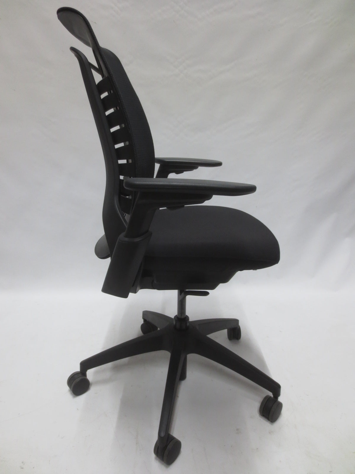 Allsteel Mimeo Ergonomic Task Chair in Black