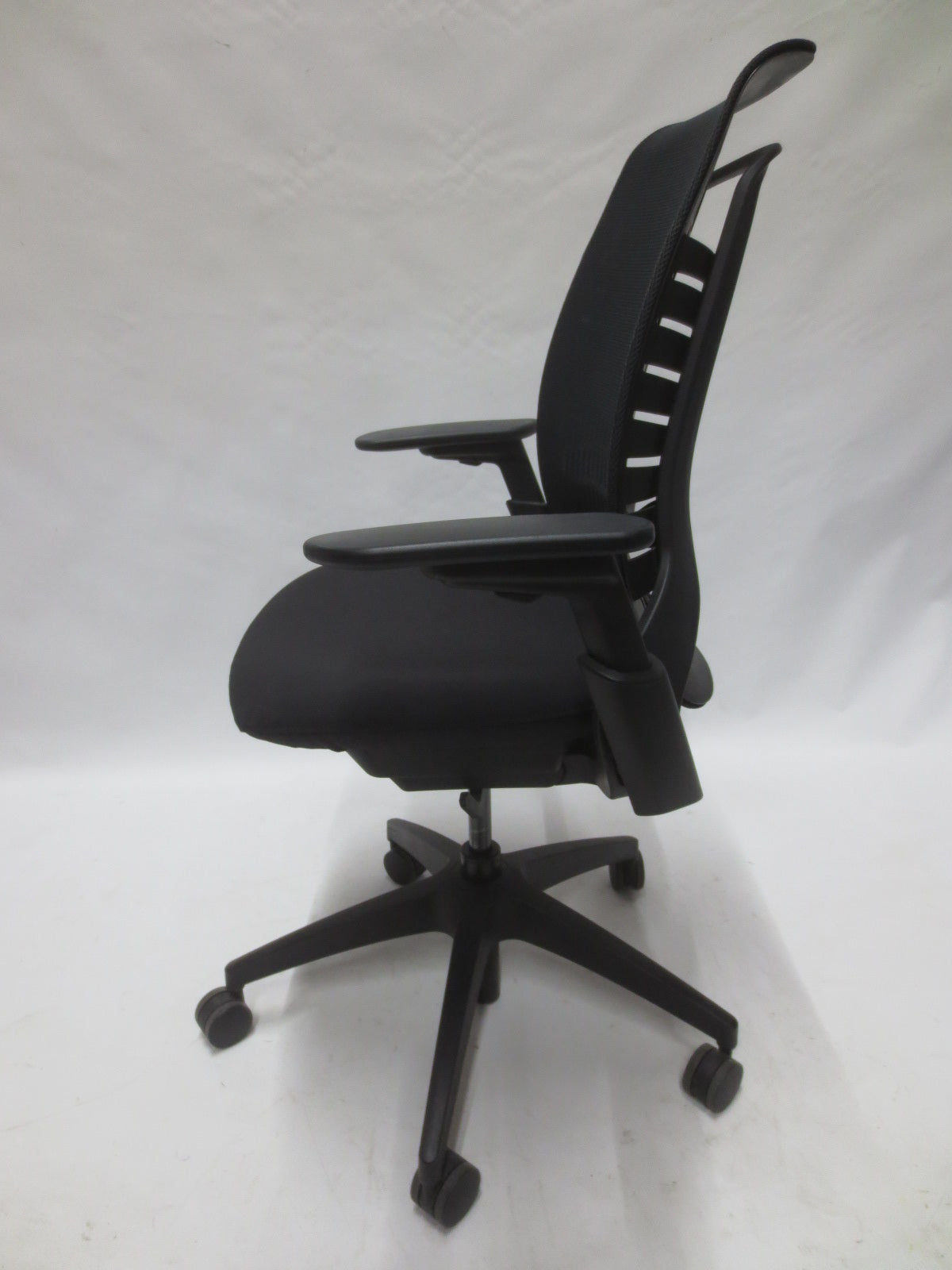 Allsteel Mimeo Ergonomic Task Chair in Black