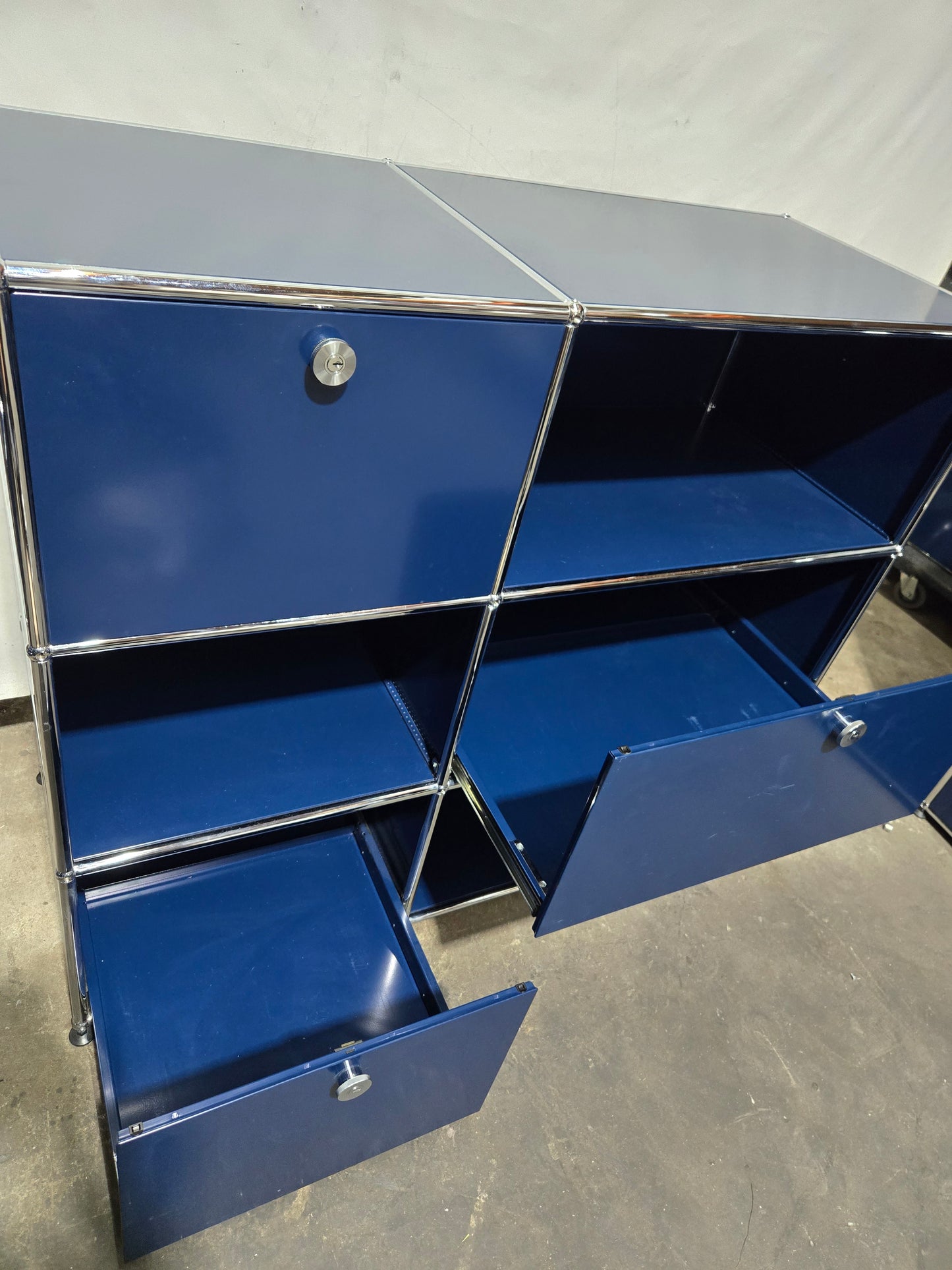 USM Haller Cabinet / Dresser 2x3 with 1 Door, 2 Drawers and 3 Shelves in Steel Blue