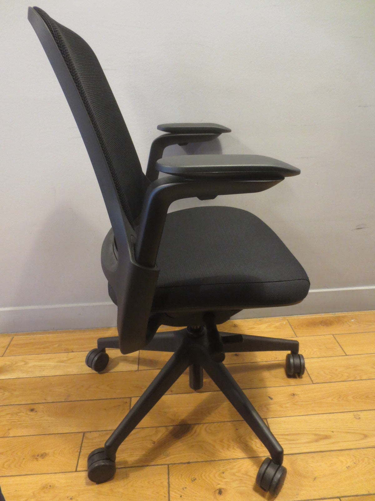 Steelcase Series 1 Chair in Black