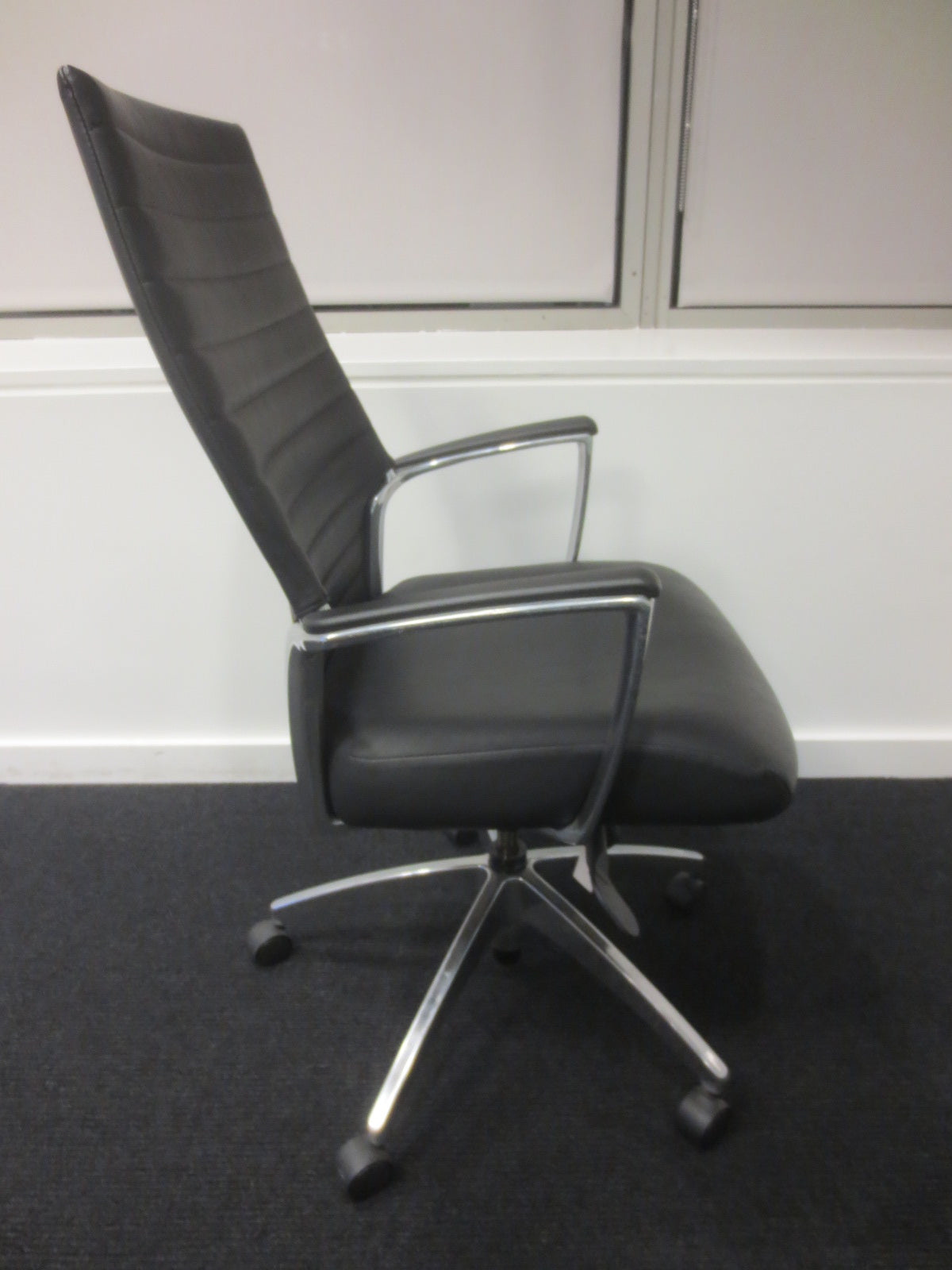 Global Accord Conference Chair in Black