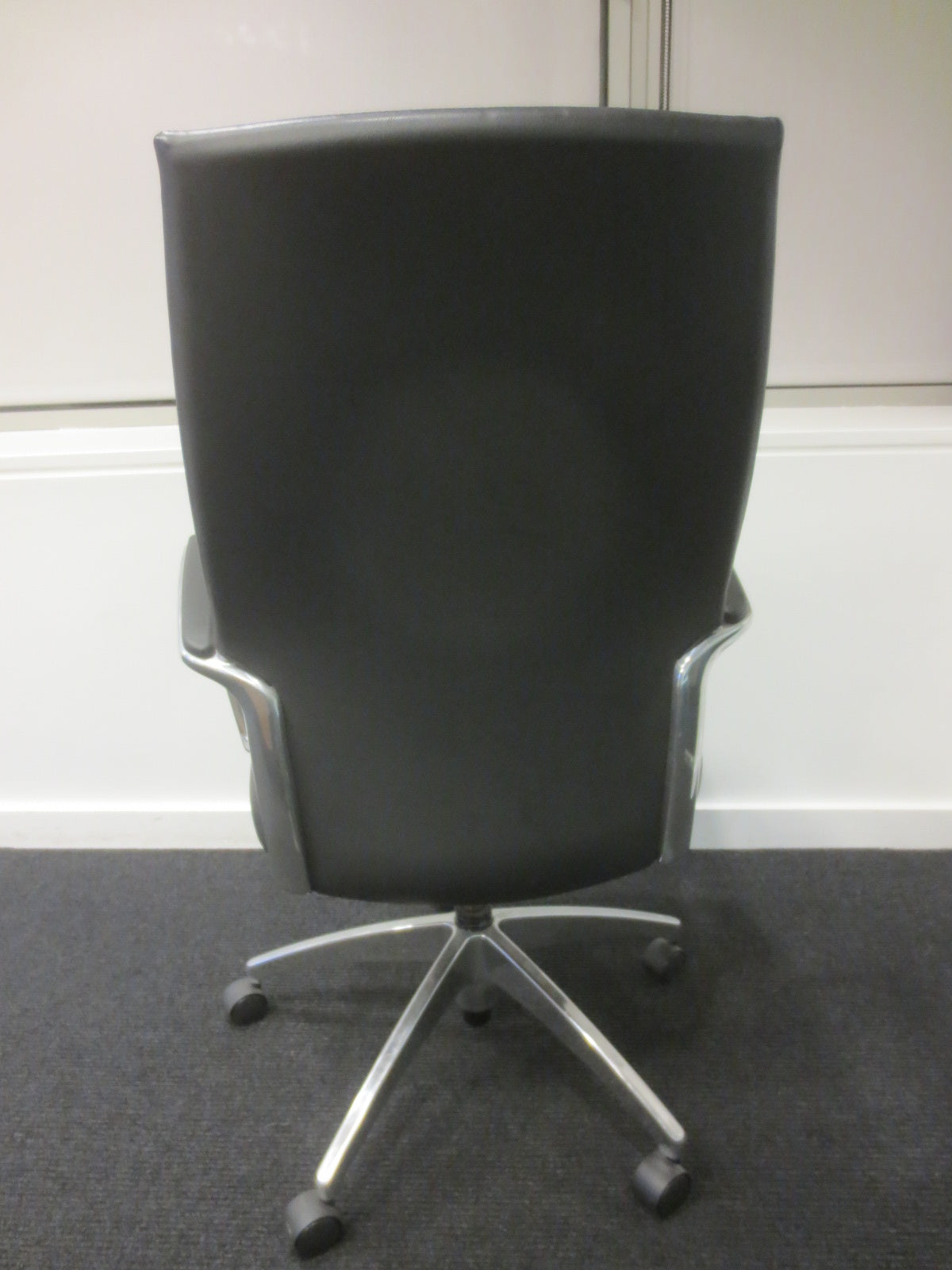 Global Accord Conference Chair in Black