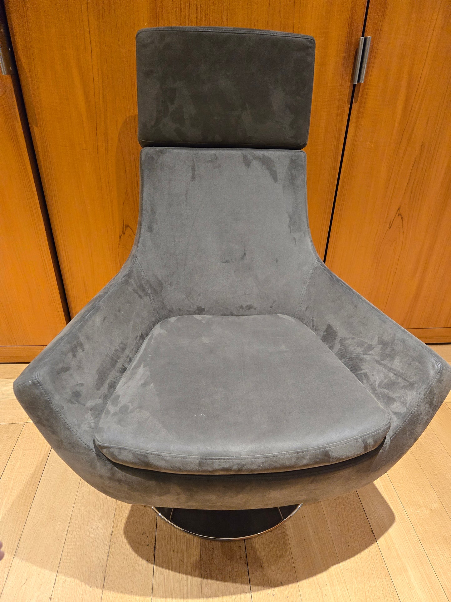 Swedese Happy Highback Swivel Lounge Chair