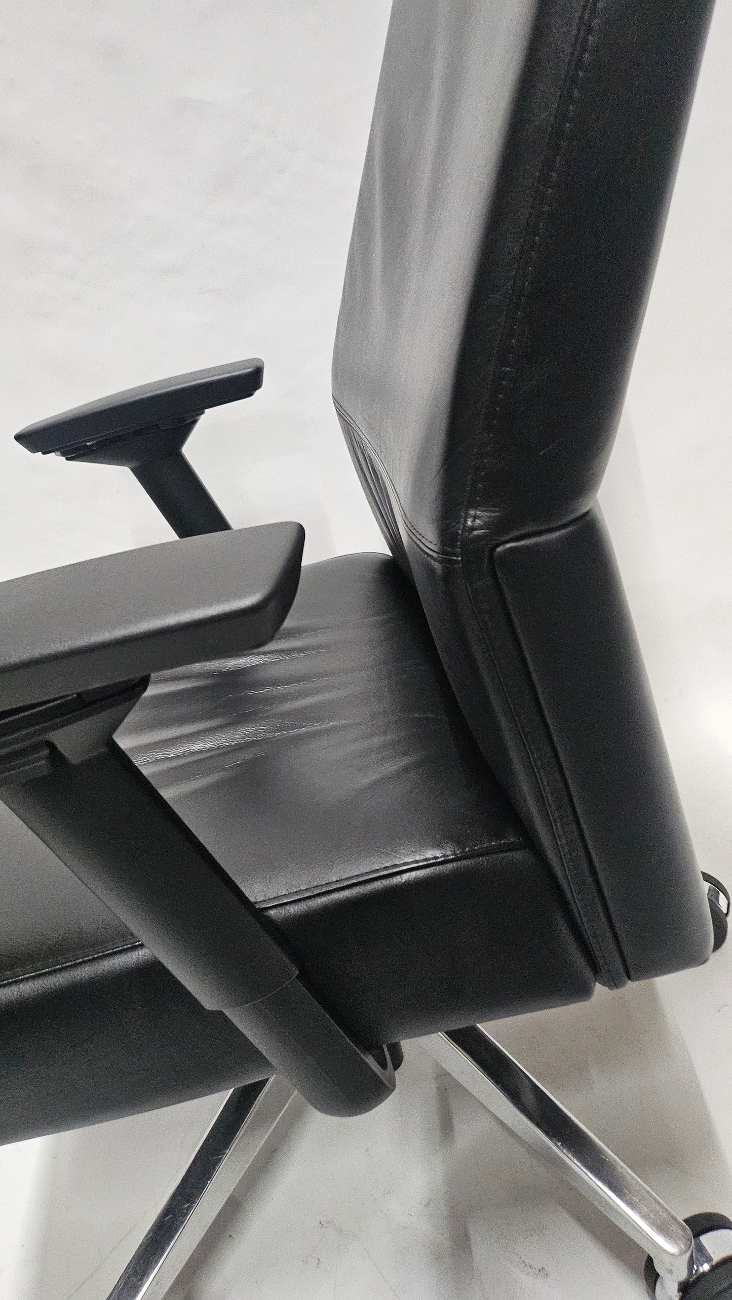 Steelcase Siento Executive Highback Chair in Black Leather