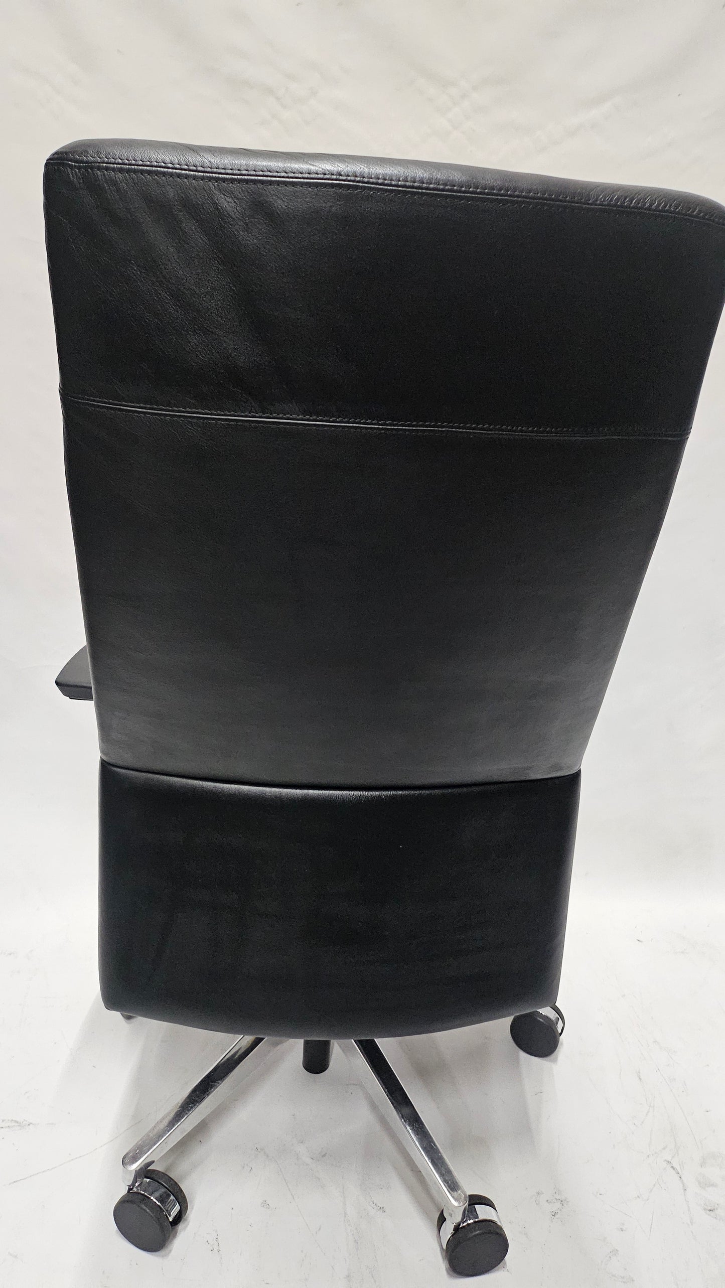 Steelcase Siento Executive Highback Chair in Black Leather