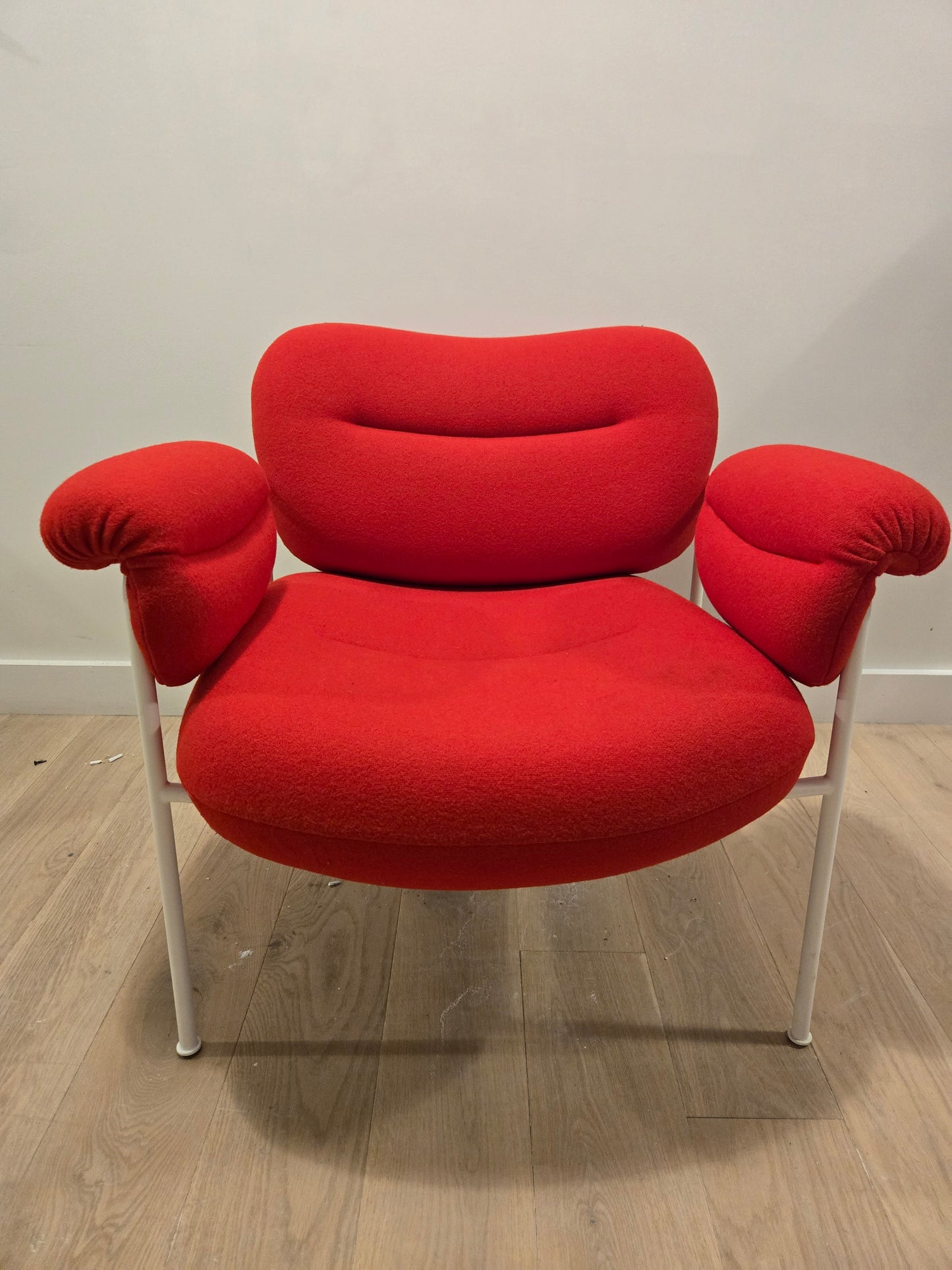 Fogia Bollo Armchair in Red Fabric
