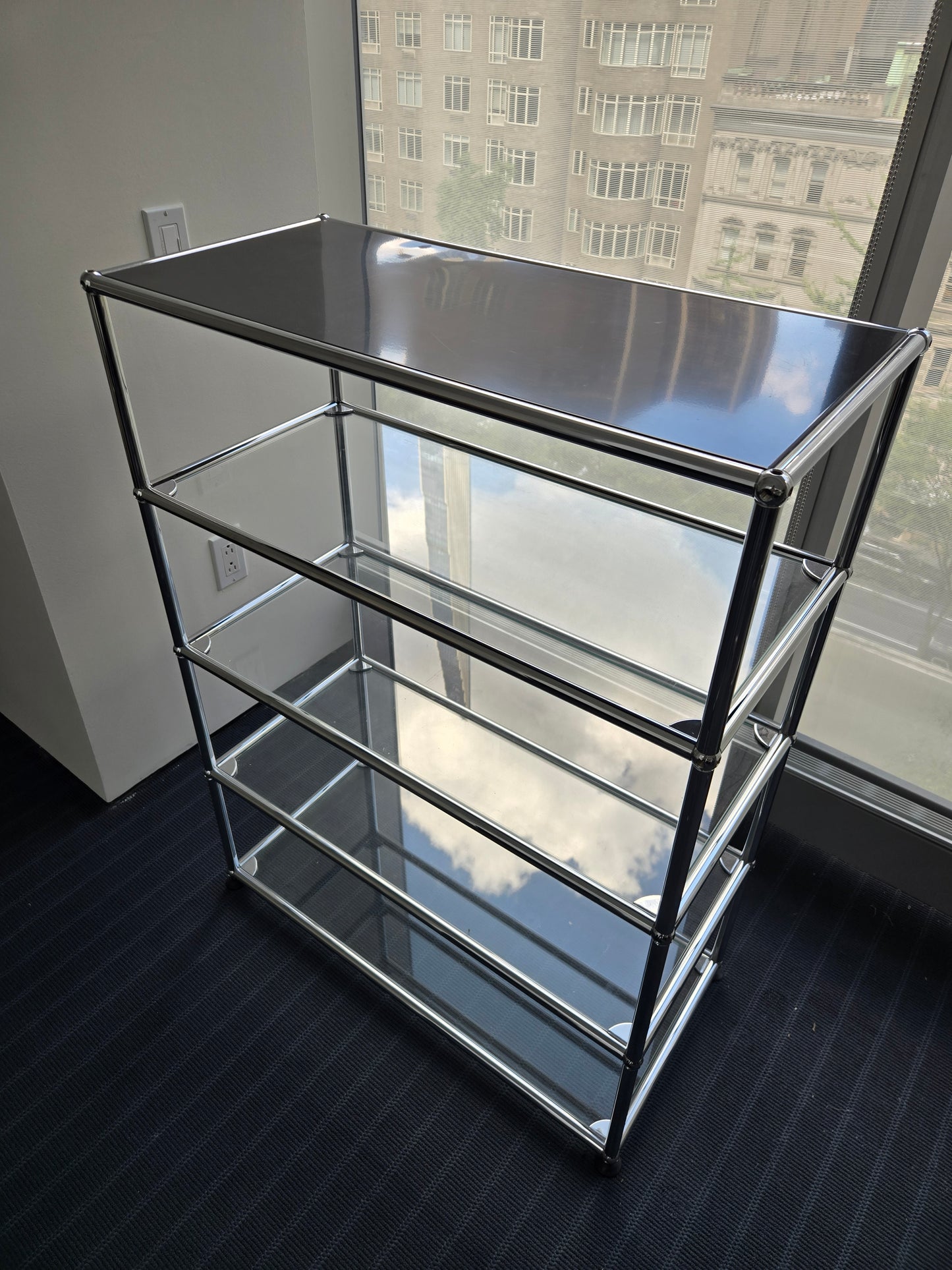 USM Haller 1x4 4-Shelf Bookcase in Glass with Black Top