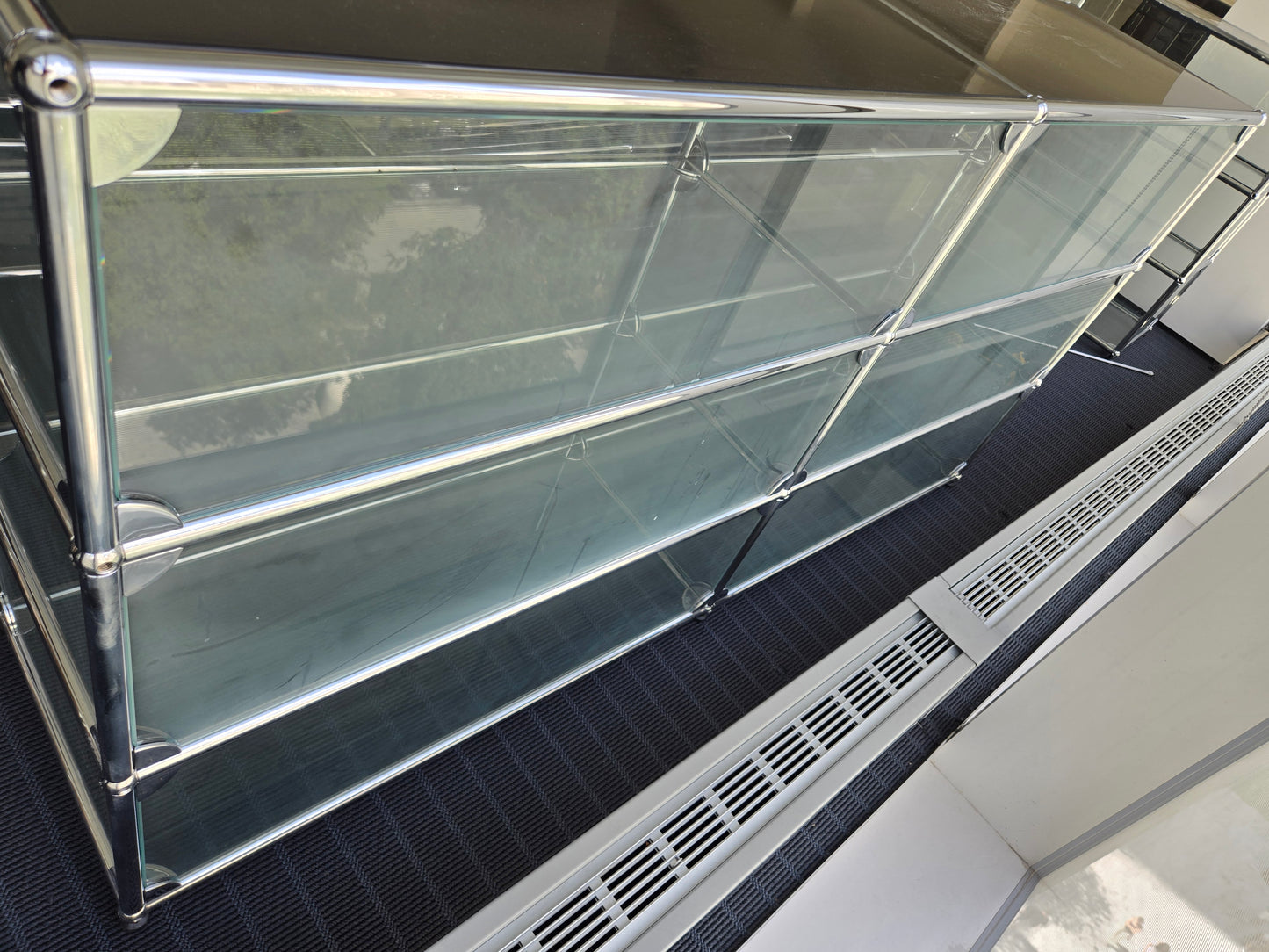 USM Haller 2x3 6-Shelf Bookcase in Glass with Black Top