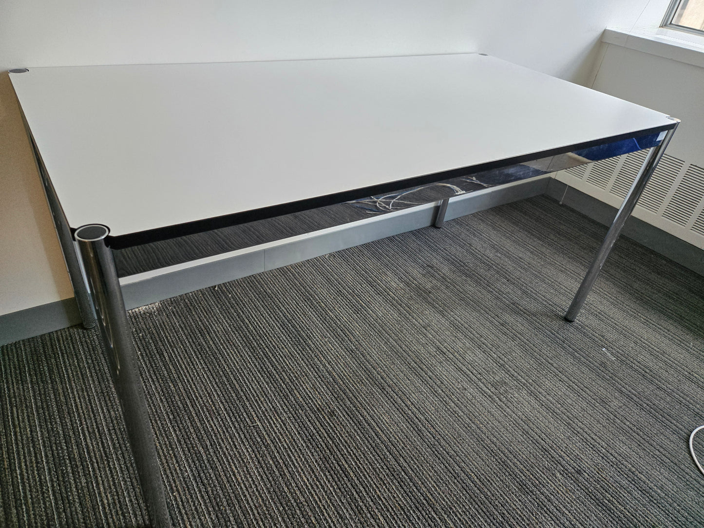 USM Haller T59 Desk-Table in White