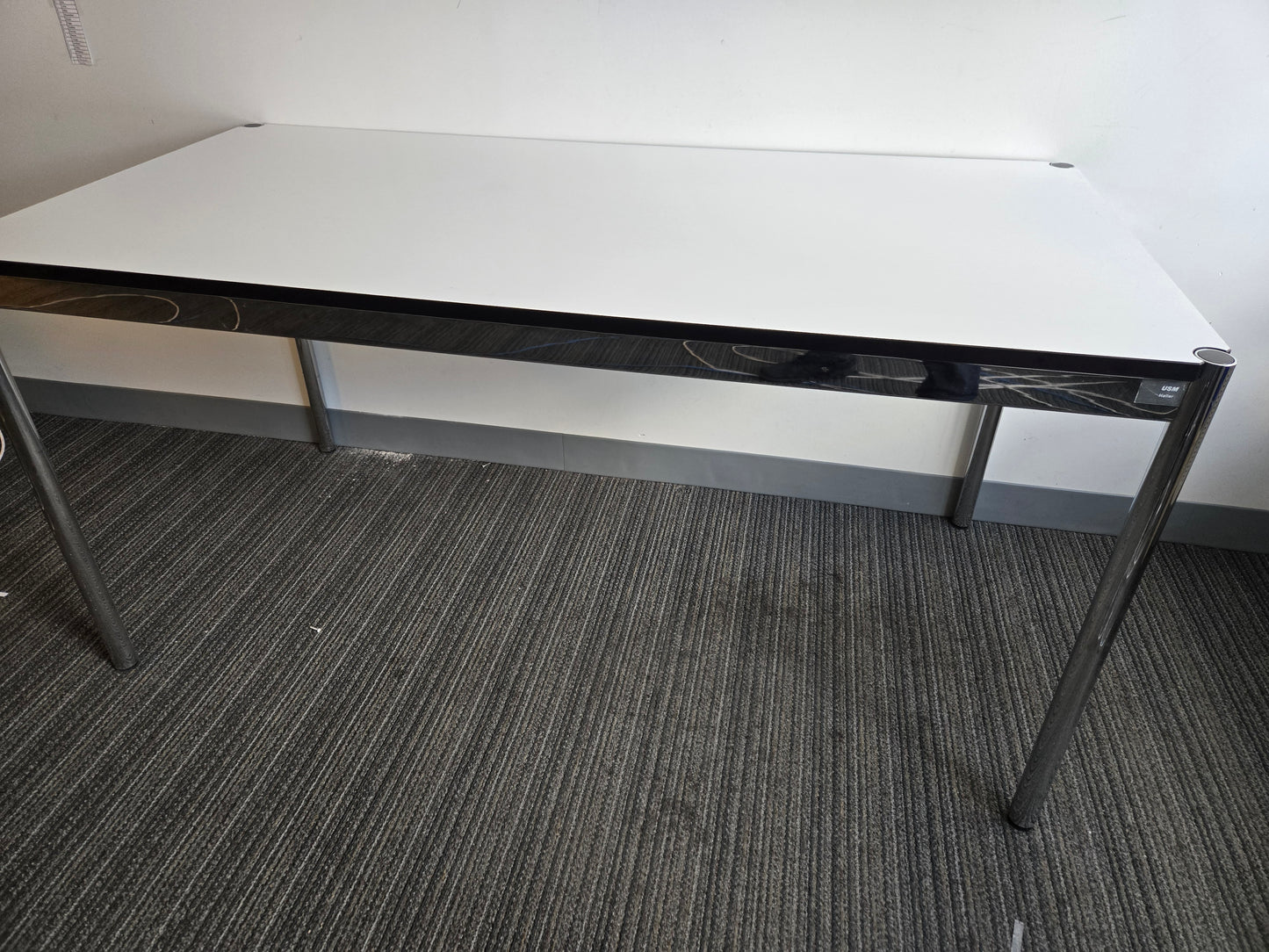 USM Haller T59 Desk-Table in White