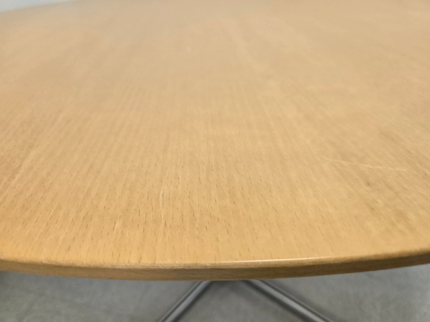 USM Haller Kitos Round Table in Natural Beech